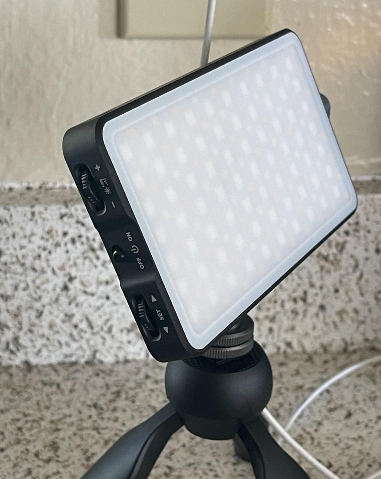G2 Pocket RGB Camera Light,Built-in 7200mAh Rechargeable Battery 360°Full Color Gamut 9 Light Effects,2600-10000K LED Video Light Panel with Aluminum Alloy Body, Adjustable Tripod Stand customer photo 2