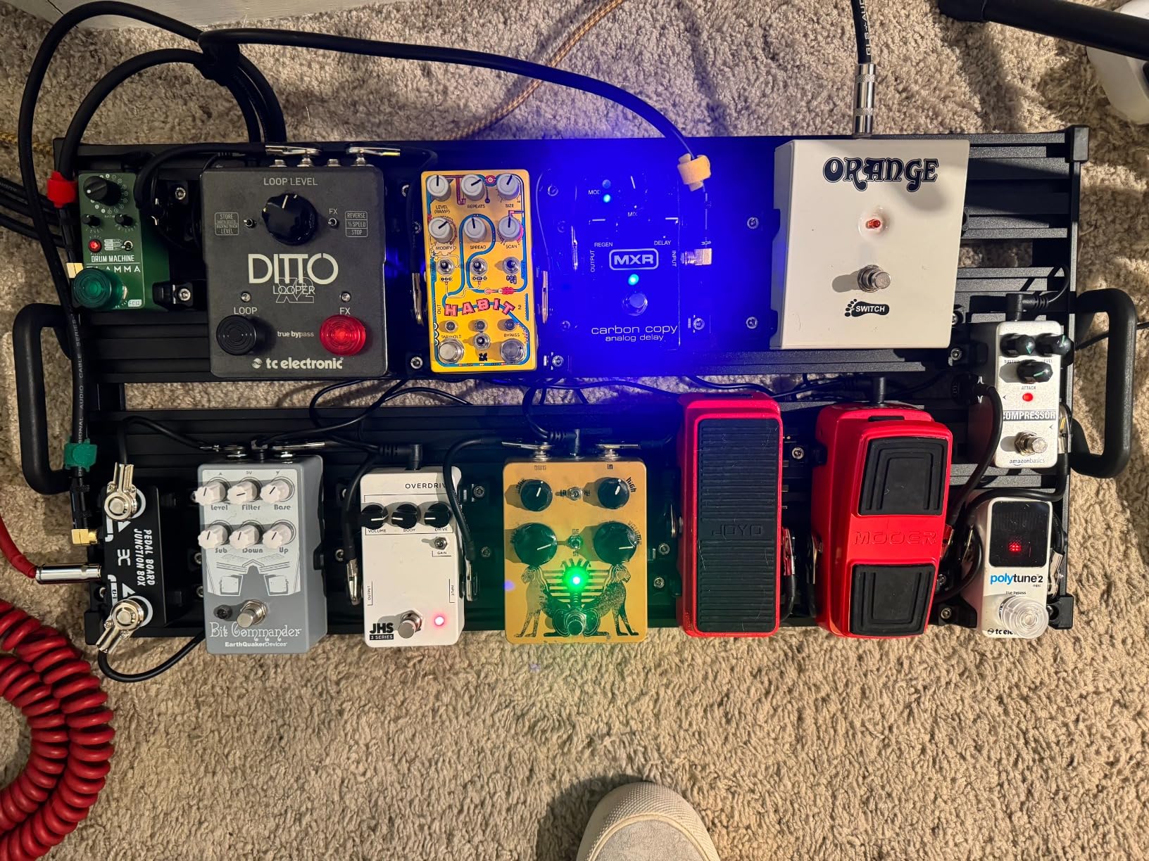 GUITTO Guitar Pedal Board - Clip-Mount Guitar Effect Pedal board Aluminum Alloy with Carry Bag No Residue GPB-01 Small customer photo 1