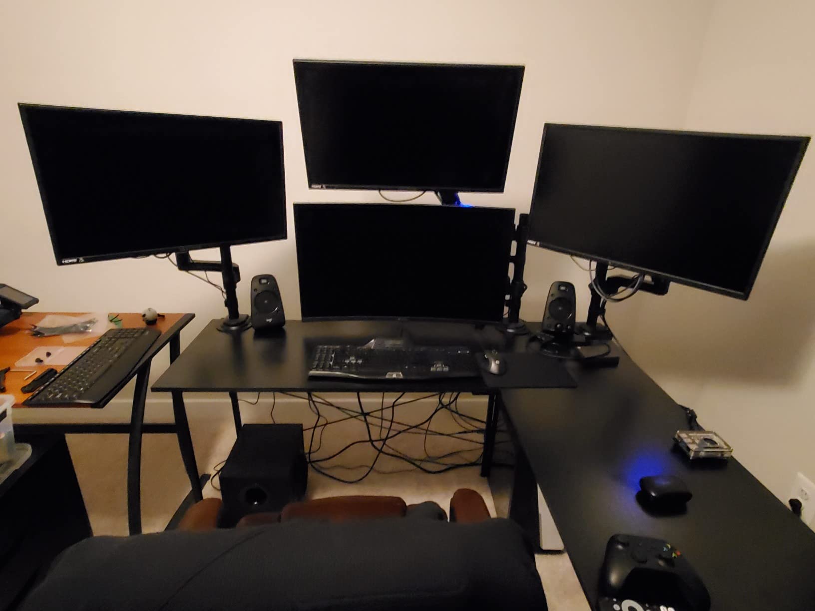 HUANUO Single Monitor Arm, Adjustable Desk Mount for 13-34 inch Screens, Holds 19.8lb, 22.44 inch Max Height, Full Motion Swivel Gaming Monitor Stand with VESA 75x75mm and 100x100mm Compatibility customer photo 2