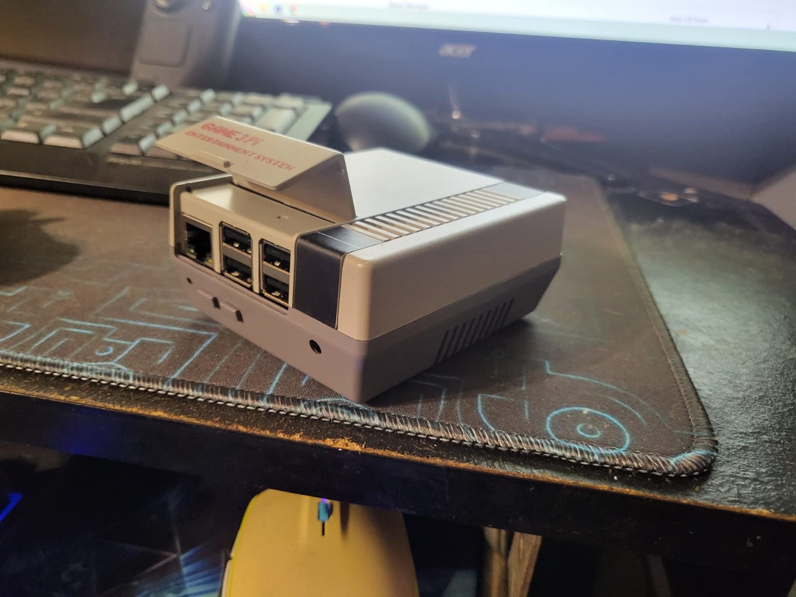 GeeekPi Case for Raspberry Pi 3B+ with Fan, Retro Gaming Nes3Pi Case with Cooling Fan, Pi Heatsinks for Raspberry Pi 2B/3B/3B+ customer photo 1