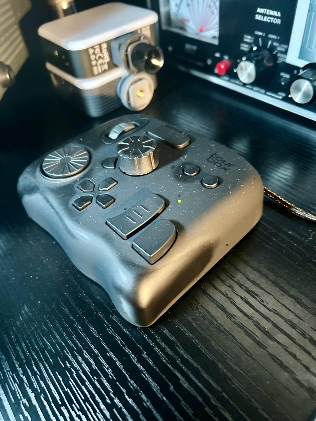 TourBox NEO - Customizable Editing Controller, Photo Color Grading Illustration Speed Editor customer photo 1