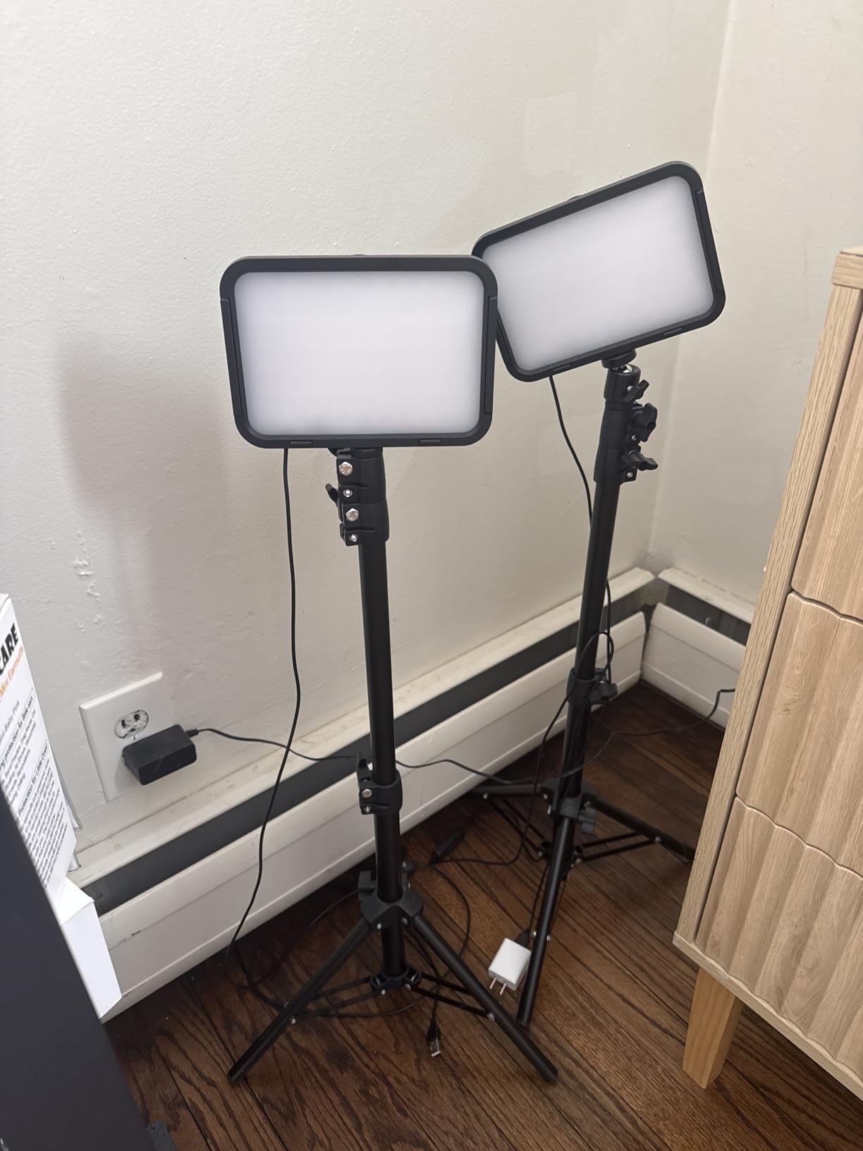 UBeesize LED Video Light Kit, 2Pcs Dimmable Continuous Portable Photography Lighting with Adjustable Tripod Stand & 5 Color Filters for Tabletop/Low-Angle Shooting, for Zoom, Game Streaming, YouTube customer photo 1