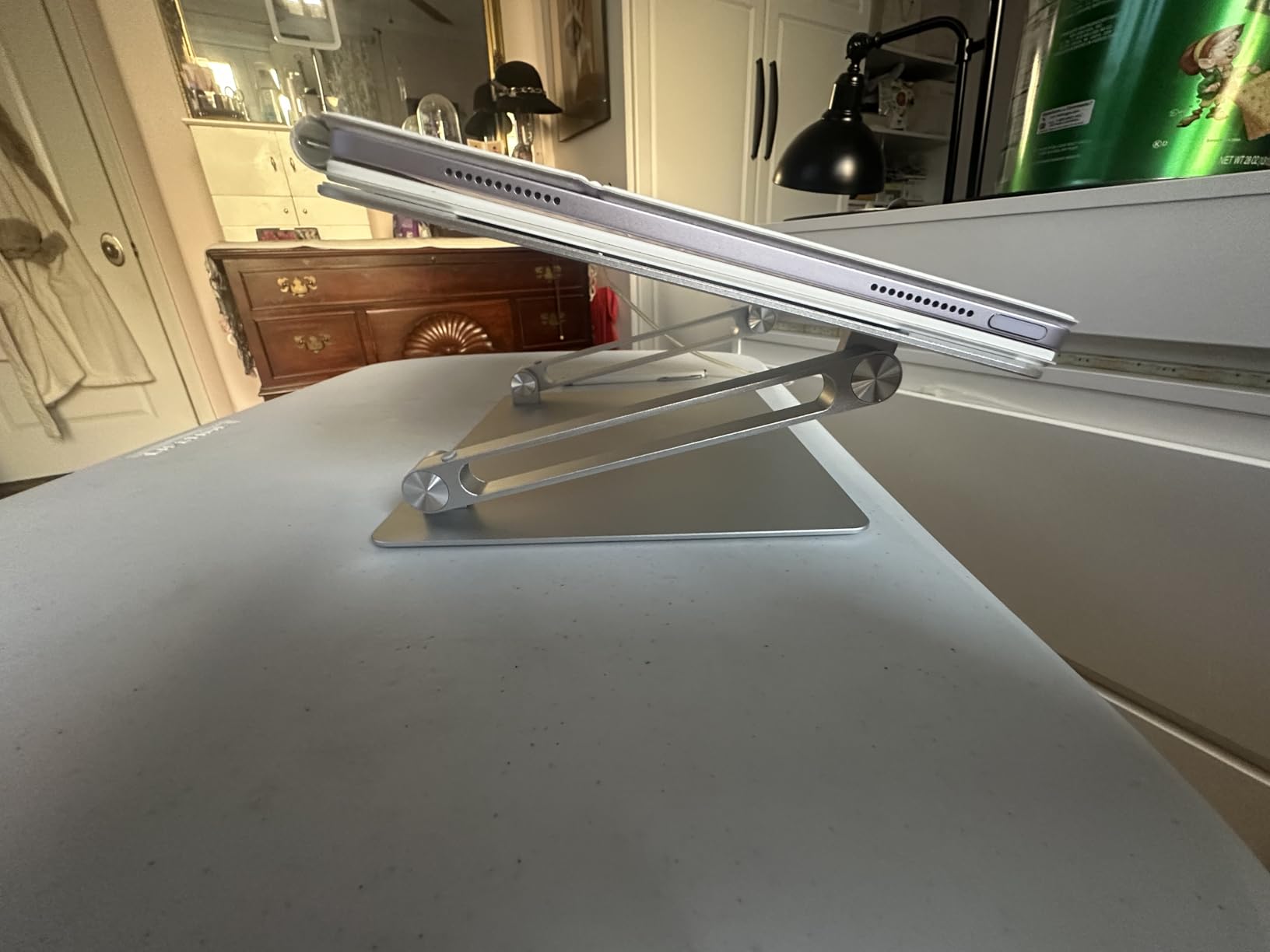 Lamicall Adjustable Laptop Stand, Portable Laptop Riser, Aluminum Laptop Stand for Desk Foldable, Ergonomic Computer Notebook Holder for MacBook Air Pro HP, Office Desk Accessories (10-17.3'')- Silver customer photo 1