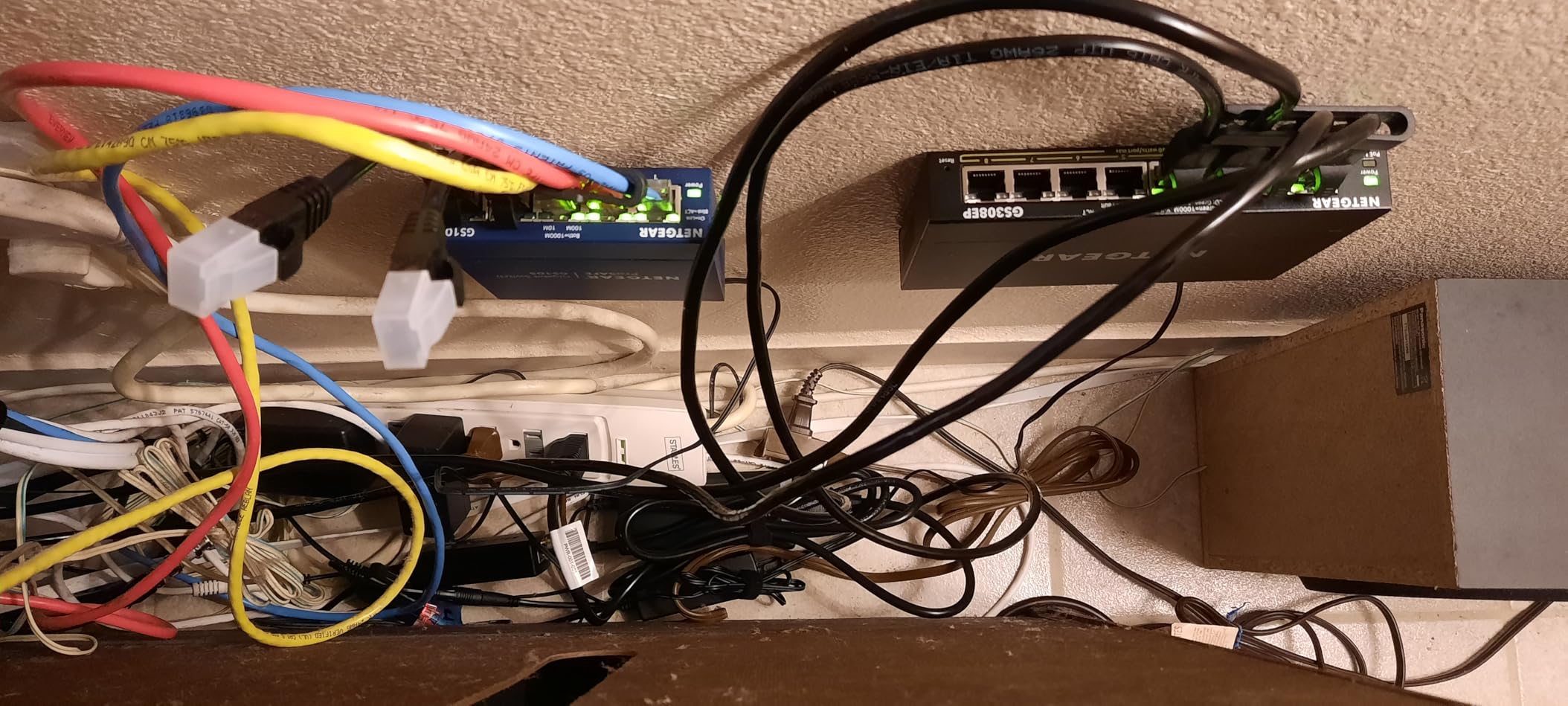 NETGEAR 8 Port PoE Gigabit Ethernet Easy Smart Managed Essentials Switch (GS308EPP) - with 8 x PoE+ @ 123W, Desktop or Wall Mount customer photo 1