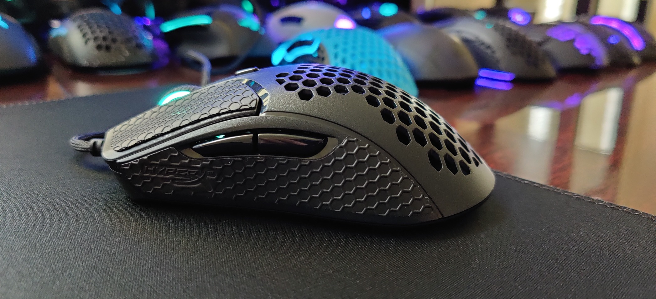 HyperX Pulsefire Haste - Gaming Mouse, Ultra-Lightweight, 59g, Honeycomb Shell, Hex Design, RGB, HyperFlex USB Cable, Up to 16000 DPI, 6 Programmable Buttons, Black customer photo 2