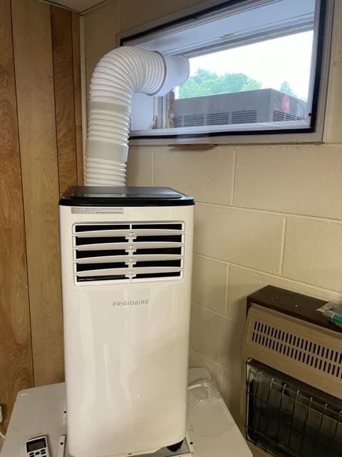 Frigidaire Portable Room Air Conditioner 8,000 BTU (ASHRAE) / 5,500 BTU (DOE) customer photo 2