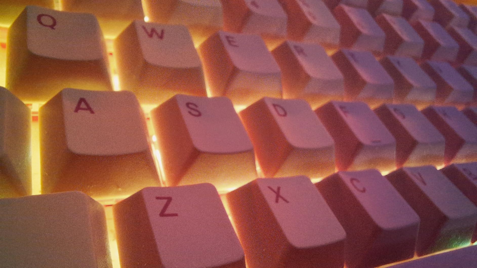 Glorious GPBT Dye Sublimated Keycaps (Arctic White) - Thick PBT 114 Keycap Set for Full Size, TKL, Compact, 75% Mechanical Keyboards customer photo 2