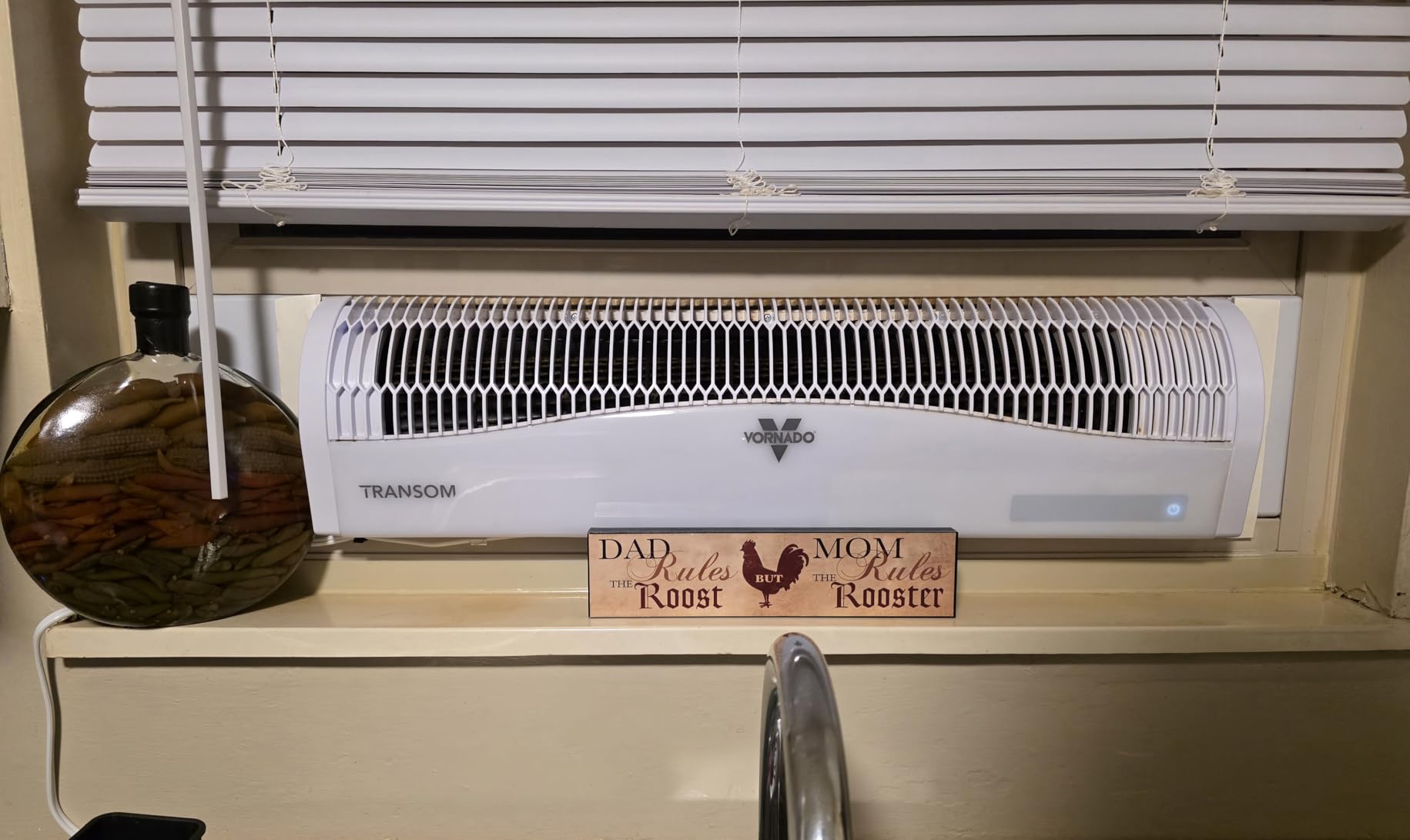 Vornado TRANSOM Window Fan with 4 Speeds, Remote Control, Reversible Exhaust Mode, Weather Resistant Case, Whole Room, Ice White customer photo 1