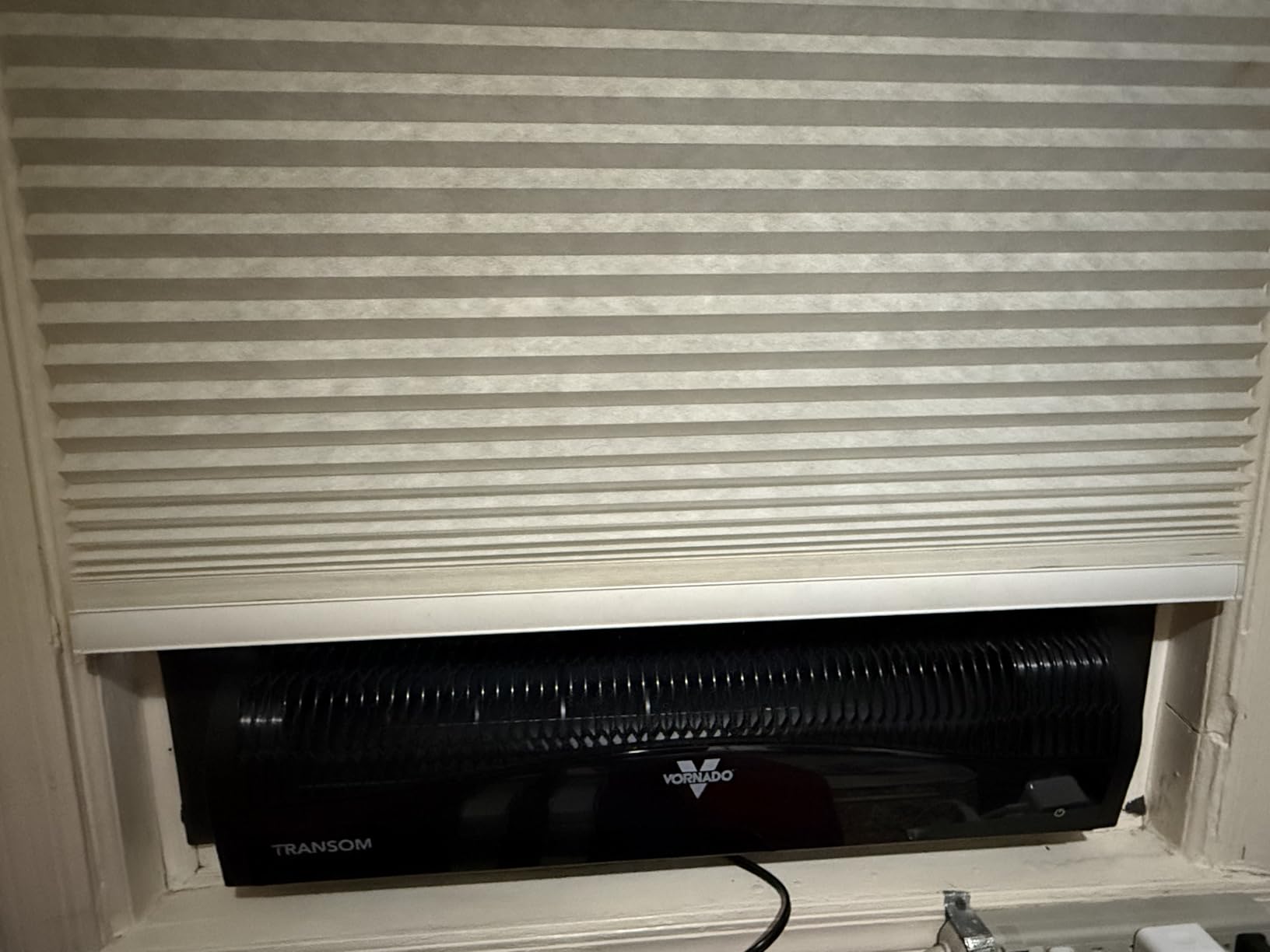 Vornado TRANSOM Window Fan with 4 Speeds, Remote Control, Reversible Exhaust Mode, Weather Resistant Case, Whole Room, Ice White customer photo 2