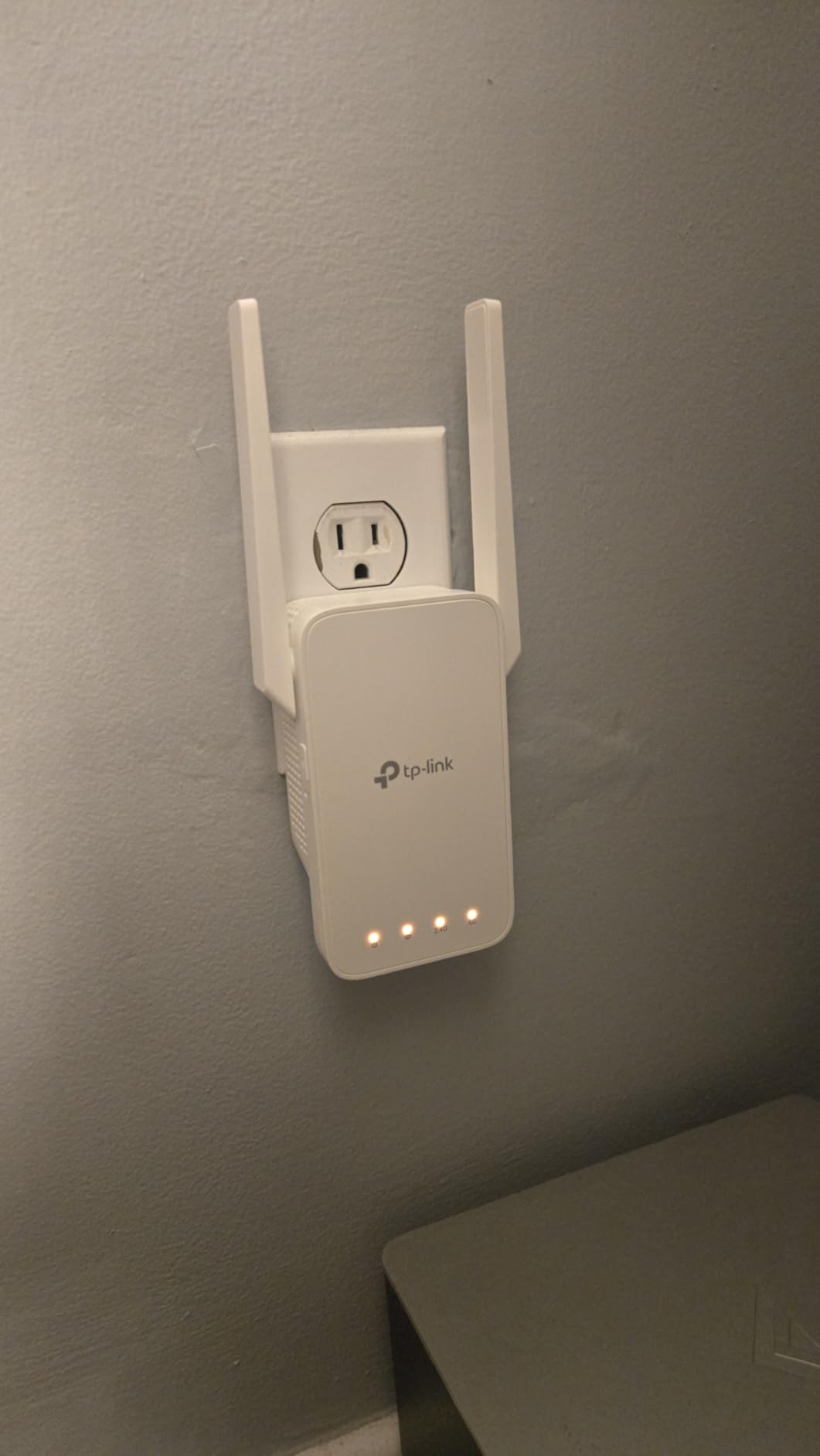 TP-Link AC1200 WiFi Extender, 2023 Engadget Best Budget Pick, 1.2Gbps Signal Booster for Home, Dual Band 5GHz/2.4GHz, Covers Up to 1500 Sq.ft and 30 Devices, Support Onemesh, One Ethernet Port (RE315) customer photo 2