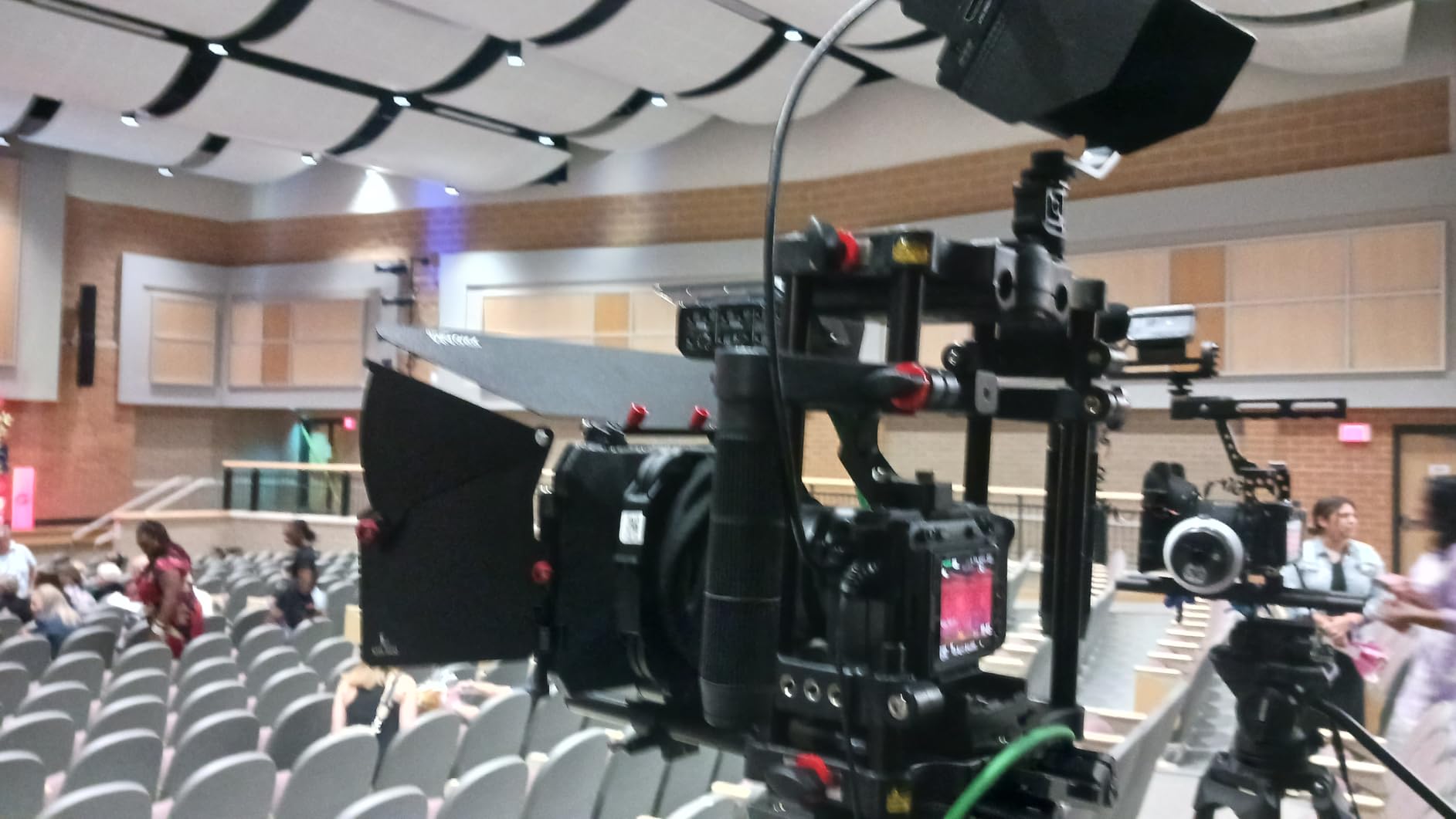 FILMCITY Power DSLR Camera Cage with MB-600 Matte Box Combo Kit. 4x4 Filter Holders, Lenses up to 95mm Diameter, Supports 15mm Rods. for DSLR/DSLM Handheld Camera. (FC-CTH-01) customer photo 2