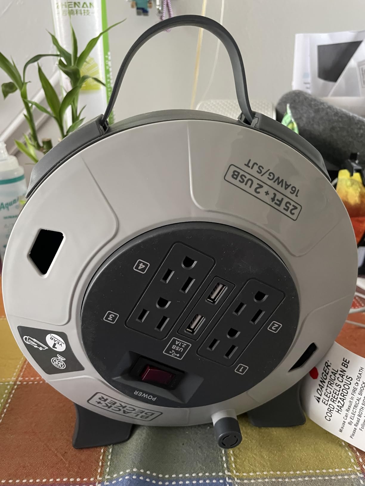 BLACK+DECKER 25 Ft. Retractable Extension Cord Reel with 4 Outlets, 2 USB Ports, Multi-Plug Extension, On/Off Switch & Heavy-Duty 16AWG SJT Cable customer photo 2
