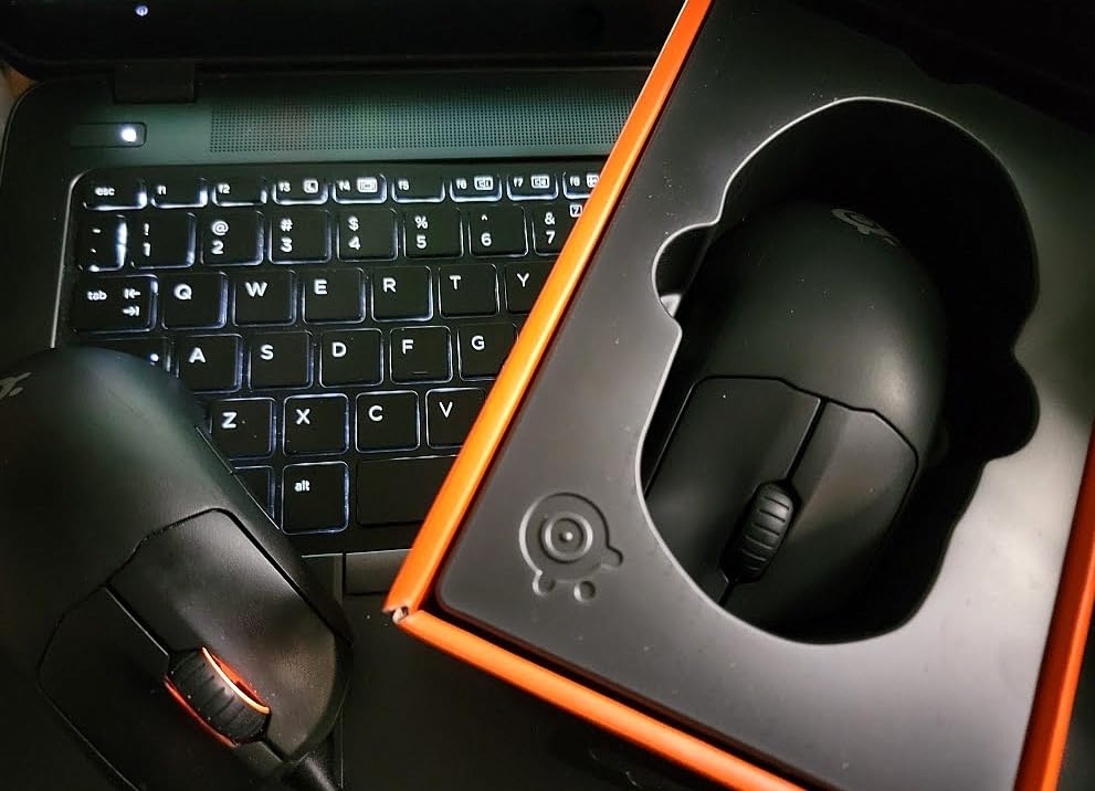 SteelSeries Esports FPS Gaming Mouse - Ultra Lightweight 69g - Prime Edition - 5 Programmable Buttons - 18K CPI TrueMove Pro Sensor - Magnetic Optical Switches - RGB Lighting - PC/Mac customer photo 1