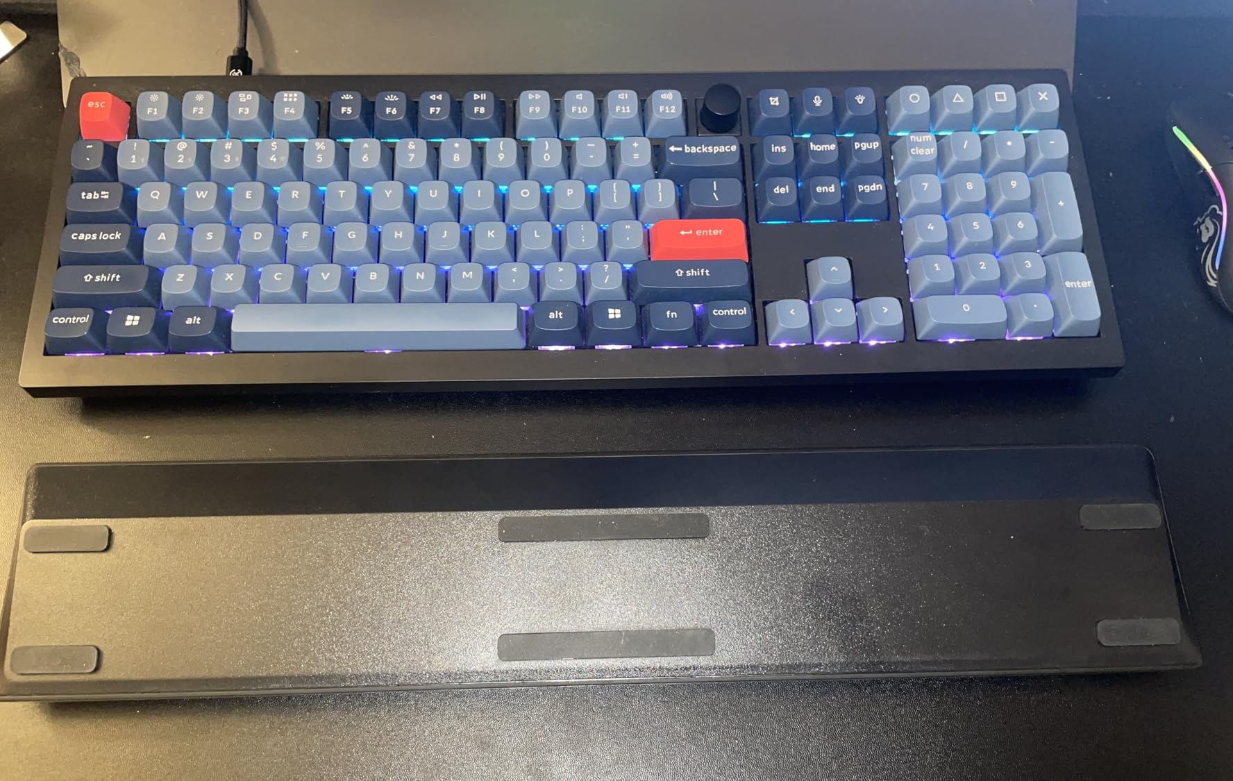 Razer Ergonomic Wrist Rest for Tenkeyless Keyboards: Plush Leatherette Memory Foam Cushion - Anti-Slip Rubber Feet customer photo 2