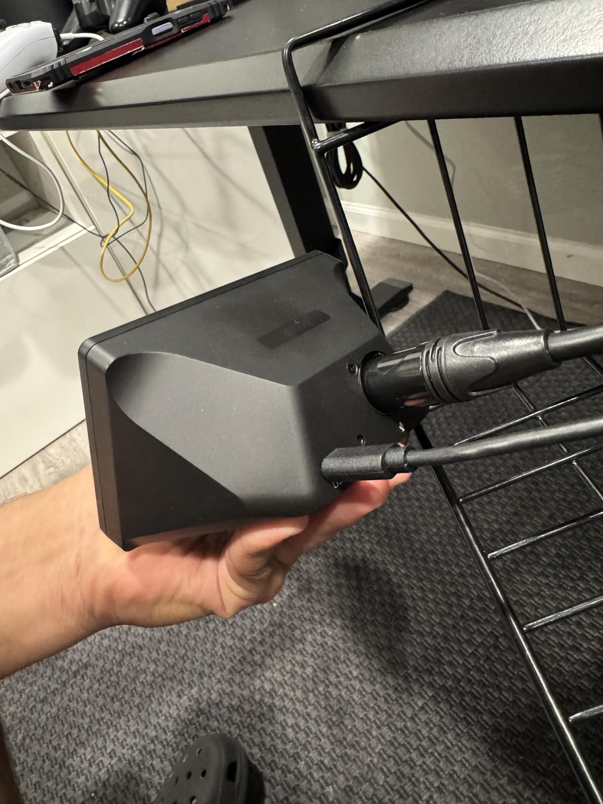 Elgato Wave XLR - Audio Mixer and 75 db Preamp for XLR Mic to USB-C, Control Interface with 48V Phantom Power customer photo 2