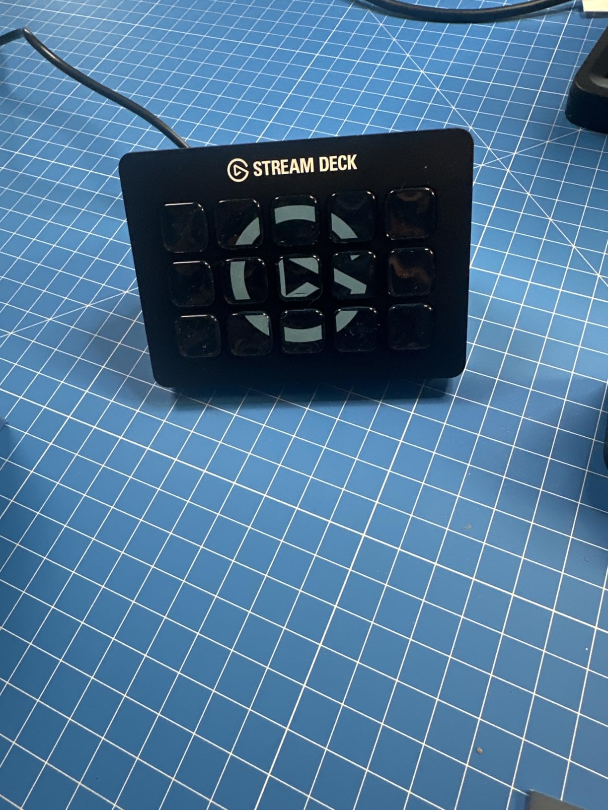 Elgato Stream Deck MK.2 - Studio Controller, 15 macro keys, trigger actions in apps like OBS, Twitch, YouTube and more customer photo 2