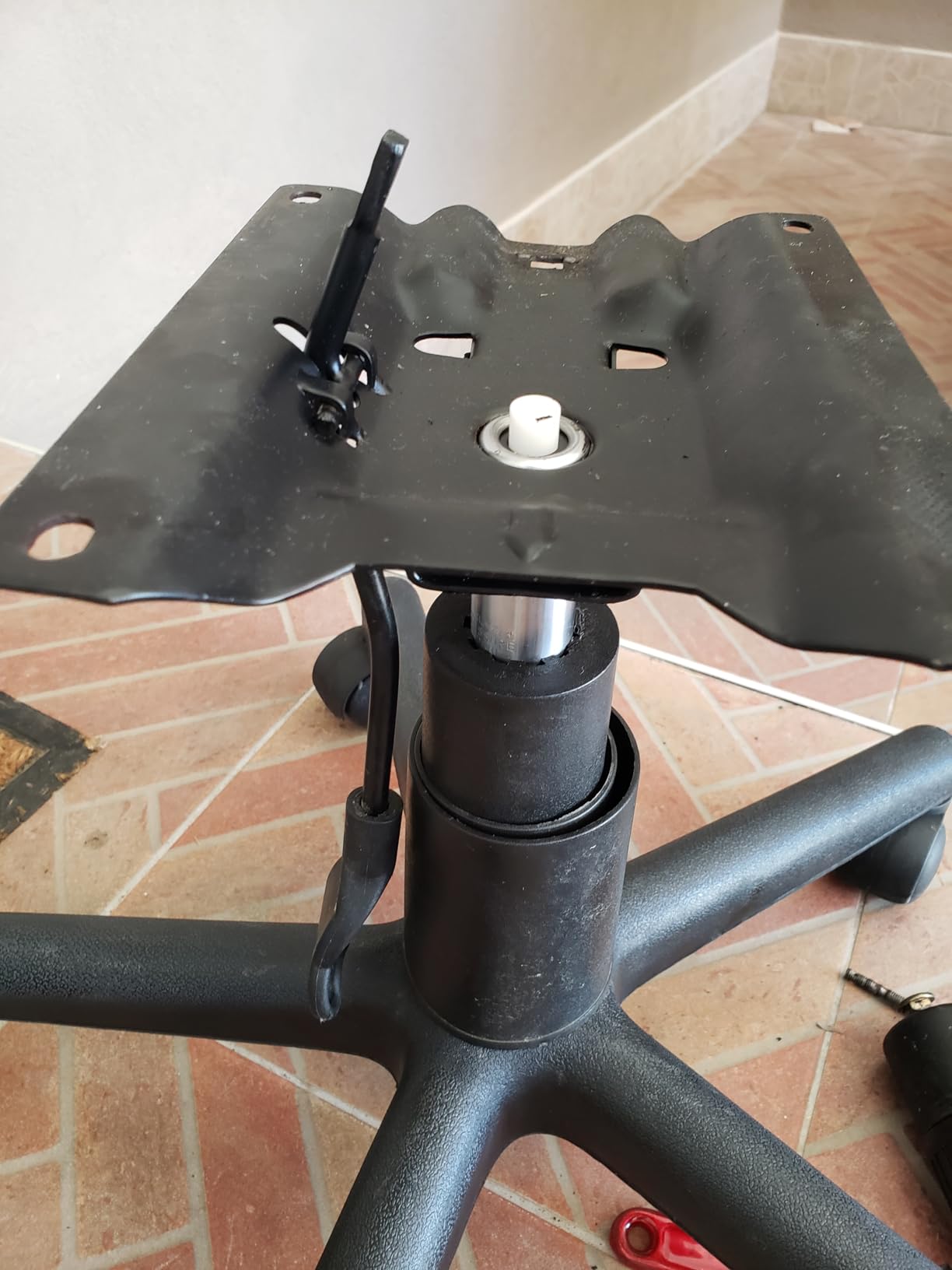 5.5 inch Office Chair Gas Lift Cylinder-Office Chair Replacement Parts,Universal Size Fits Most Chairs,Heavy Duty Gas Lift Hydraulic/Pneumatic Piston(Black) customer photo 1