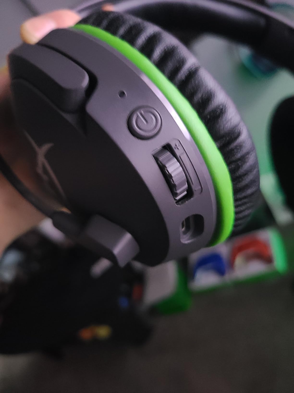 CloudX Stinger Core - Wireless Gaming Headset, for Xbox Series X|S and Xbox One, Memory foam & Premium Leatherette Ear Cushions, Noise-Cancelling, Black customer photo 2