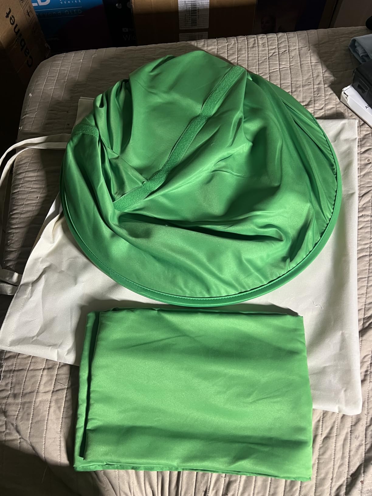 Portable Green Screen Chair, 59 in Greenscreen Backdrop with Stand Double Sided Foldable Green Background, Chroma Key, for Video Chats and Meetings, Photography, Photo Zoom, Streaming Games customer photo 2