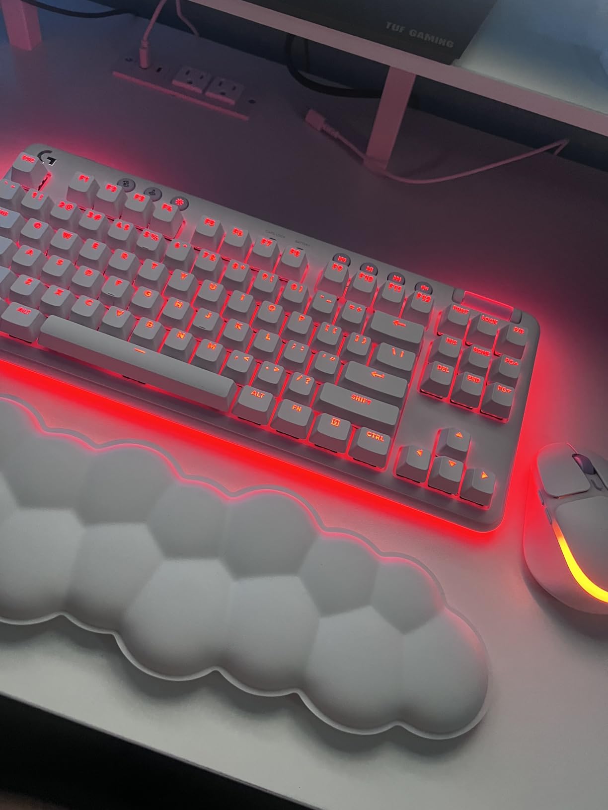 Logitech G713 Wired Mechanical Gaming Keyboard with LIGHTSYNC RGB Lighting, Clicky Switches (GX Blue), and Keyboard Palm Rest, PC/Mac Compatible - White Mist customer photo 2