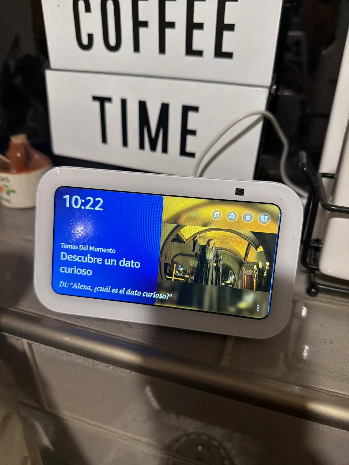 Amazon Echo Show 5 (newest model), Smart display, Designed for Alexa+, 2x the bass and clearer sound, Charcoal customer photo 2