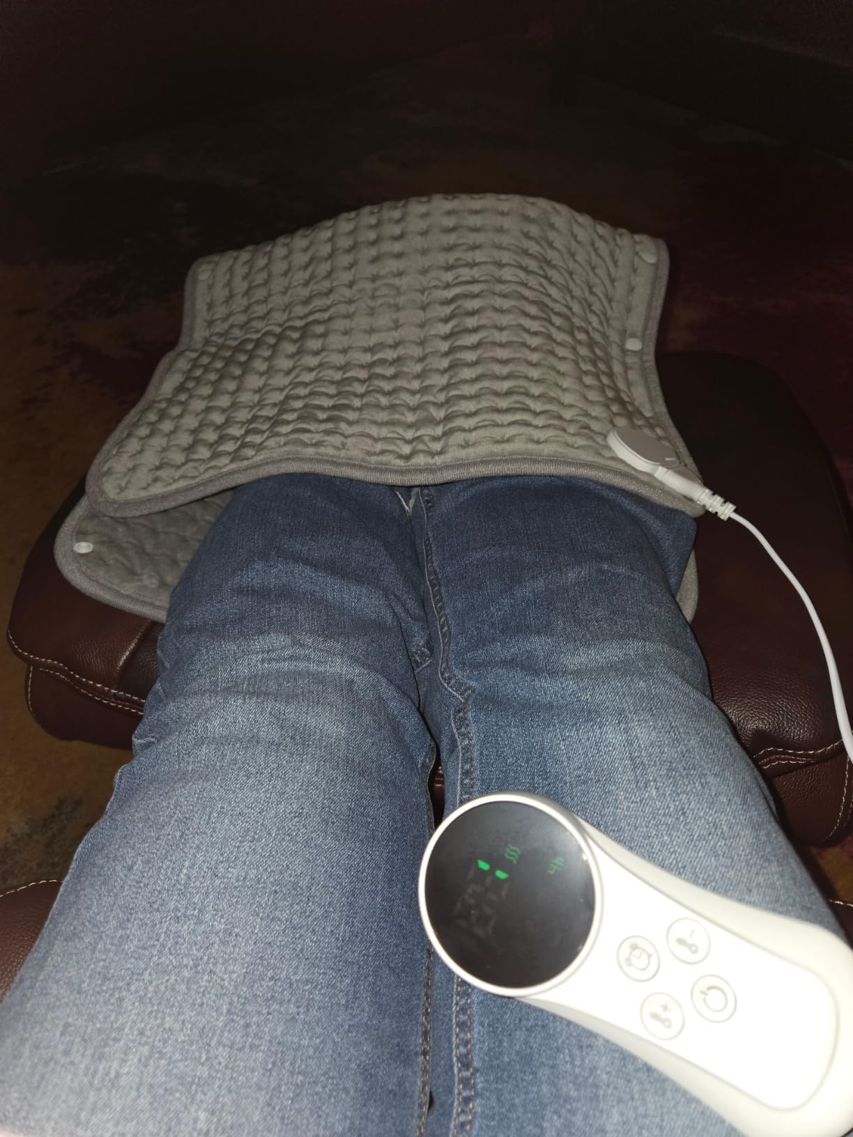 Snailax Heating Pad & Foot Warmer with 6 Temperature Settings & Auto Shut Off, 17x33, Washable Fast Heated Pads for Back Pain Relief,Abdomen,Feet,Back,Cramp(Grey) customer photo 1