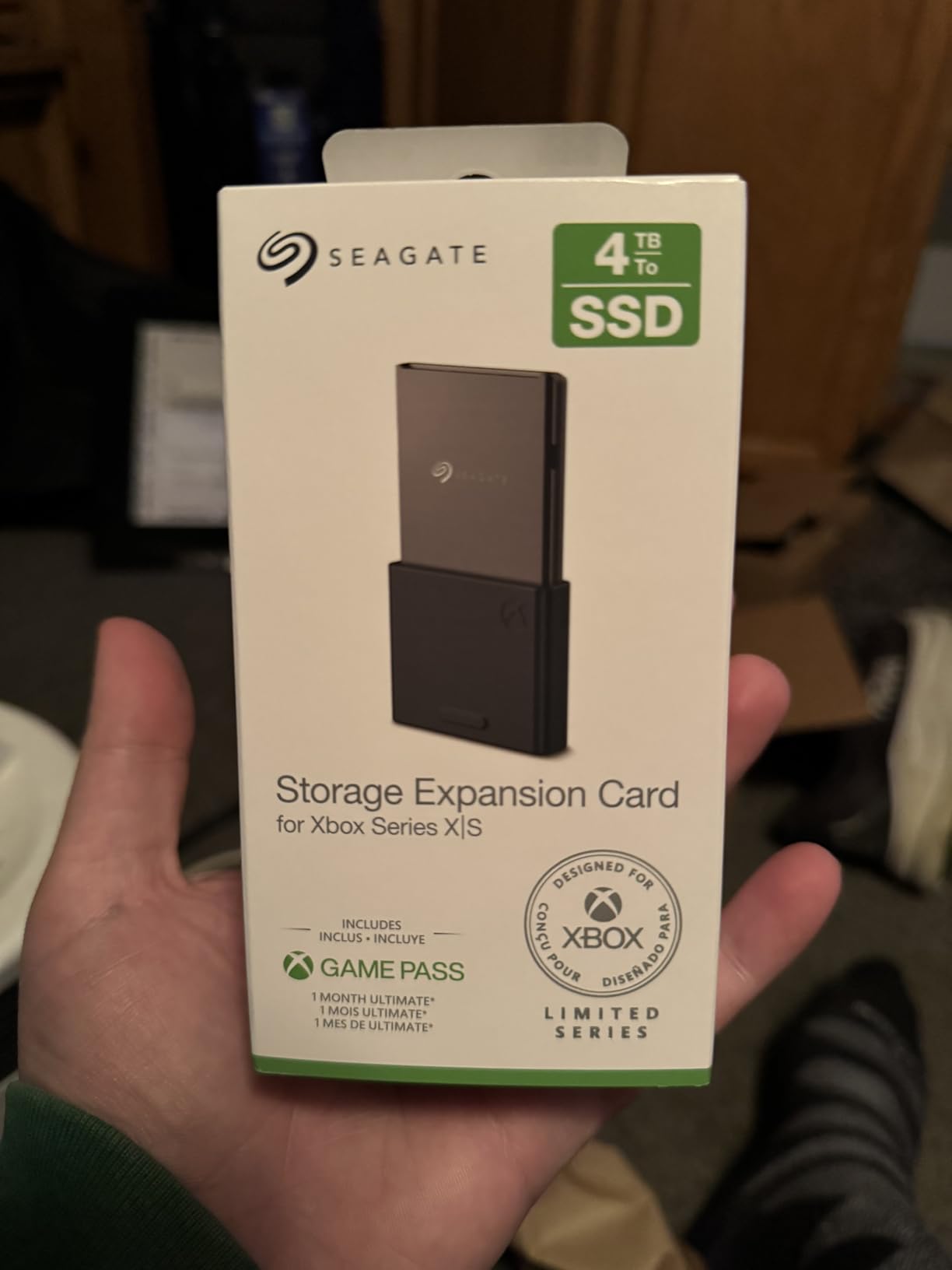 Seagate Storage Expansion Card 2TB Solid State Drive - NVMe SSD for Xbox Series X|S, Quick Resume, Plug & Play, Licensed (STJR2000400) Black customer photo 1