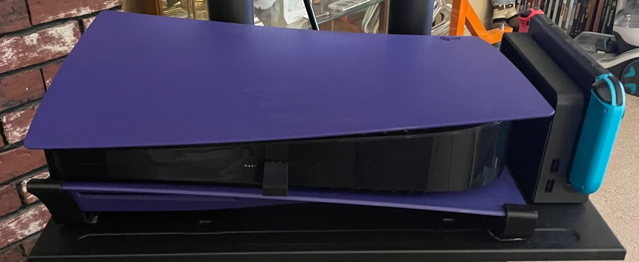 Glistco Skates Horizontal Stand for PS5 Original, Horizontal Console for PlayStation 5 Disc Edition, Improves Airflow & Stability, Anti-Vibration Base Stand for PS5- Disc Edition customer photo 1