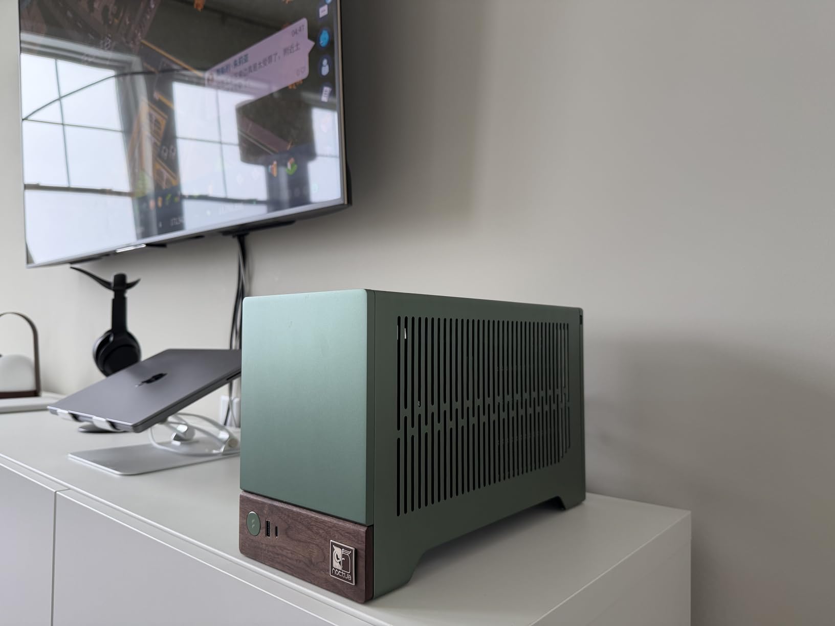 Fractal Design Terra Graphite - Wood Walnut Front Panel - Small Form Factor - Mini ITX Gaming case - PCIe 4.0 Riser Cable - USB Type-C - Anodized Aluminum Panels customer photo 1