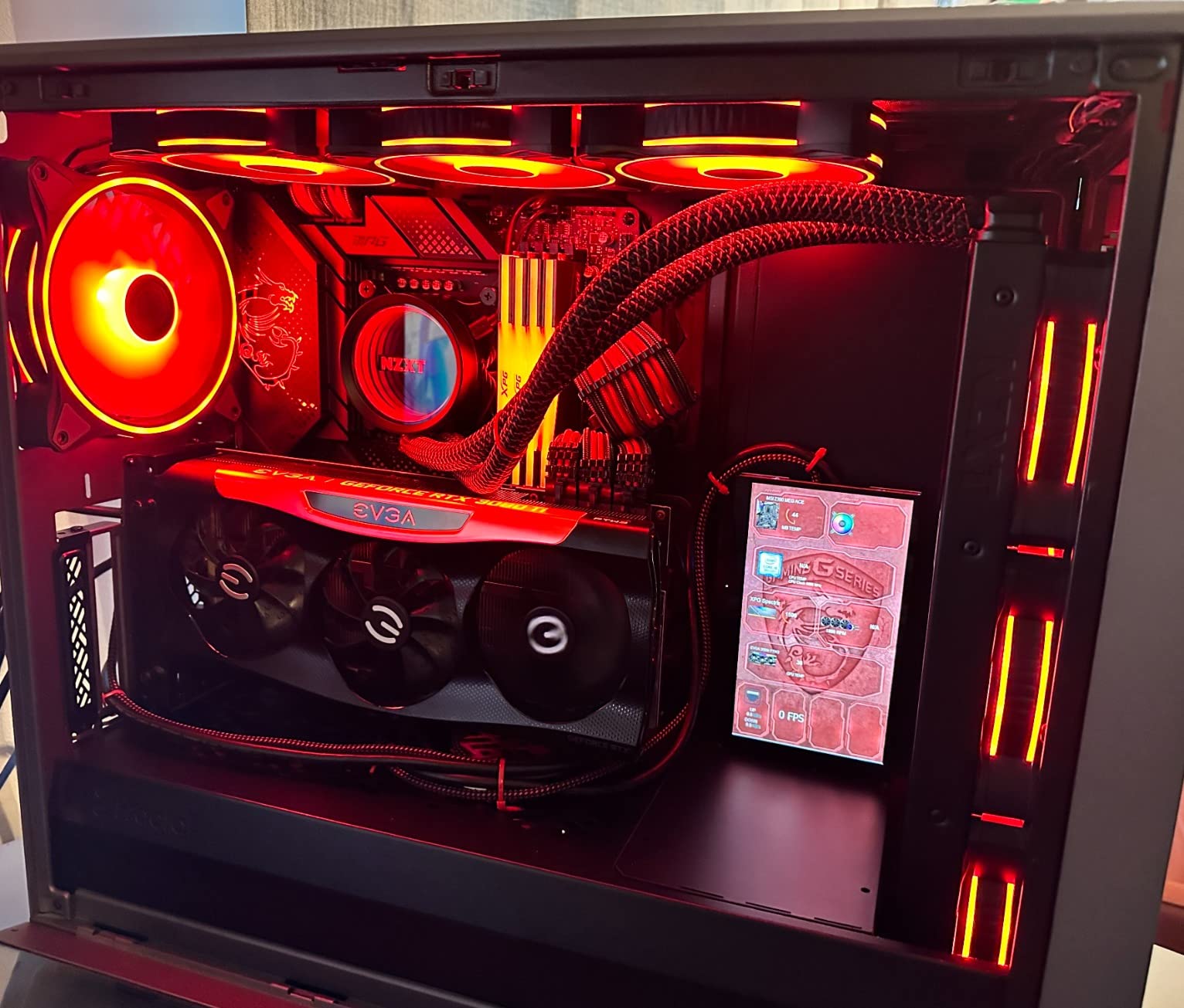 Core i9-12900K Gaming Desktop Processor with Integrated Graphics and 16 (8P+8E) Cores up to 5.2 GHz Unlocked LGA1700 customer photo 1
