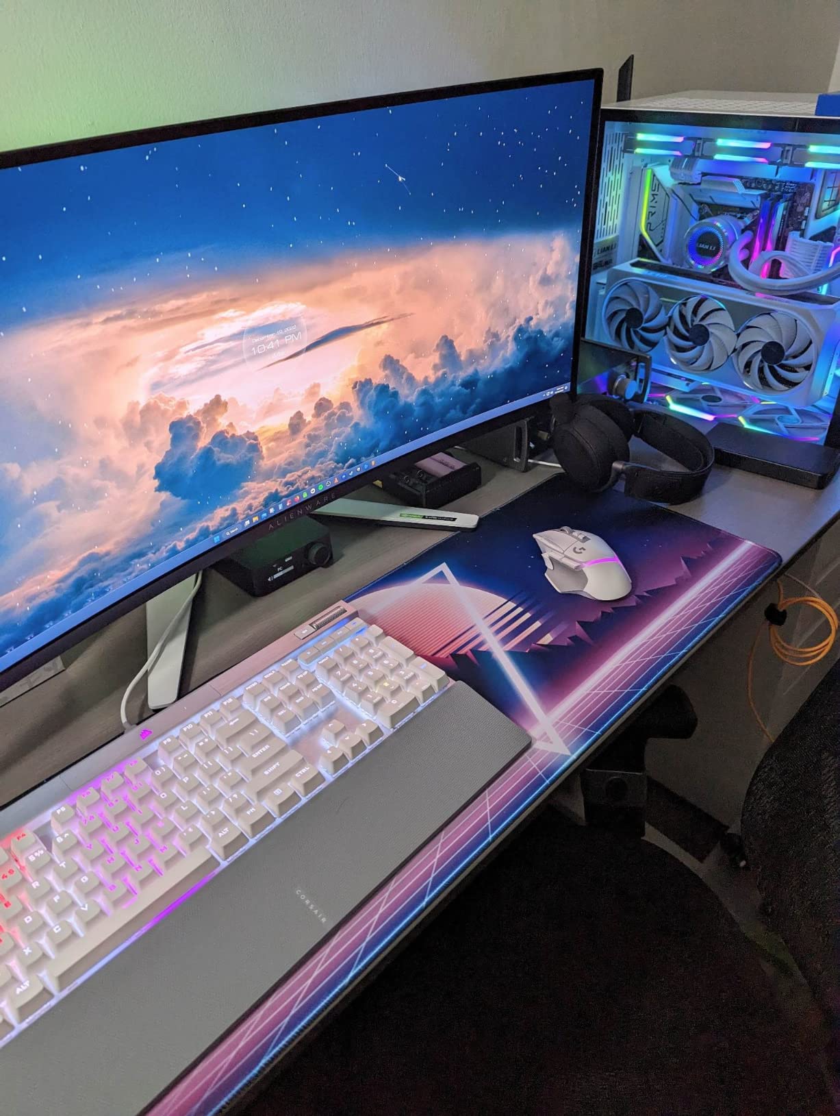 Retro Vaporwave Gaming Mouse Pad Cool Desk Mat Synthwave Neon Large XL Long Extended Pads customer photo 1