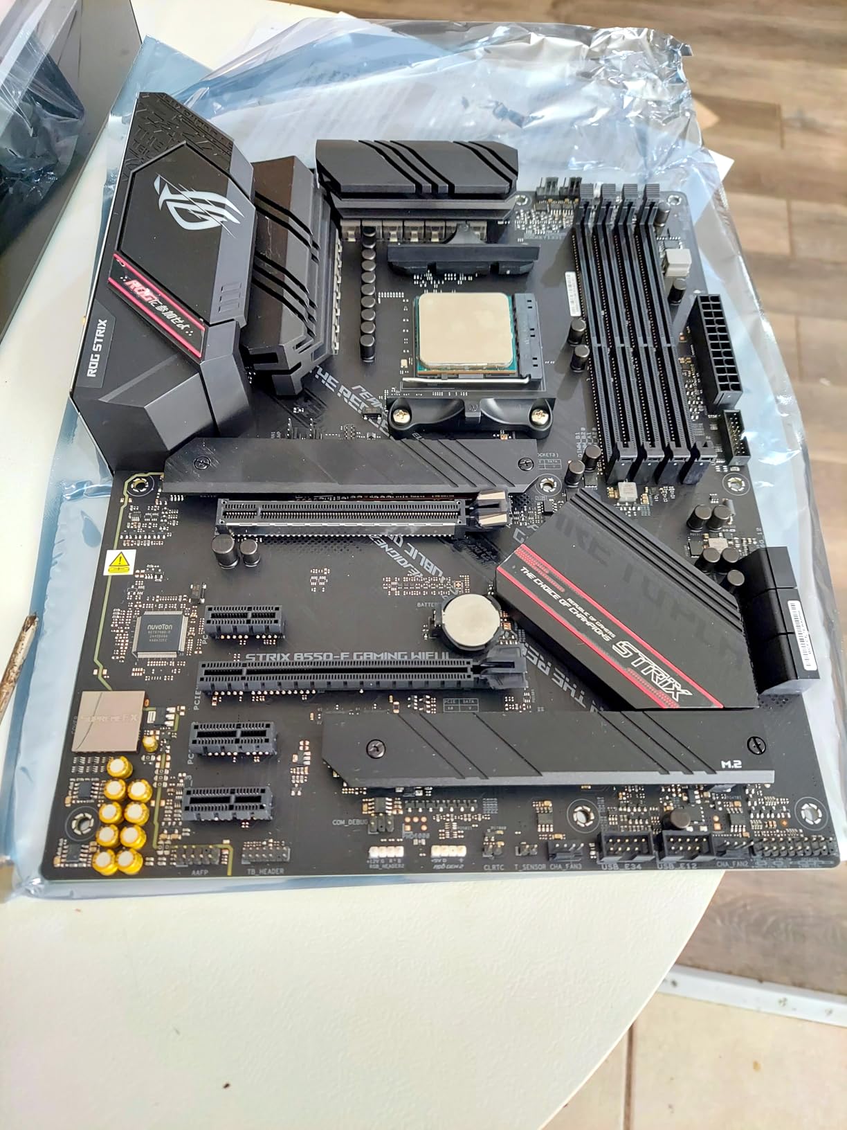 ROG Strix B550-F Gaming WiFi II AMD AM4 (3rd Gen Ryzen) ATX Gaming Motherboard (PCIe 4.0,WiFi 6E, 2.5Gb LAN, BIOS Flashback, HDMI 2.1, Addressable Gen 2 RGB Header and Aura Sync) customer photo 1