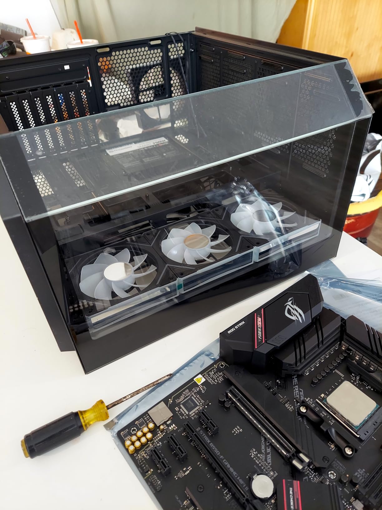 ROG Strix B550-F Gaming WiFi II AMD AM4 (3rd Gen Ryzen) ATX Gaming Motherboard (PCIe 4.0,WiFi 6E, 2.5Gb LAN, BIOS Flashback, HDMI 2.1, Addressable Gen 2 RGB Header and Aura Sync) customer photo 2