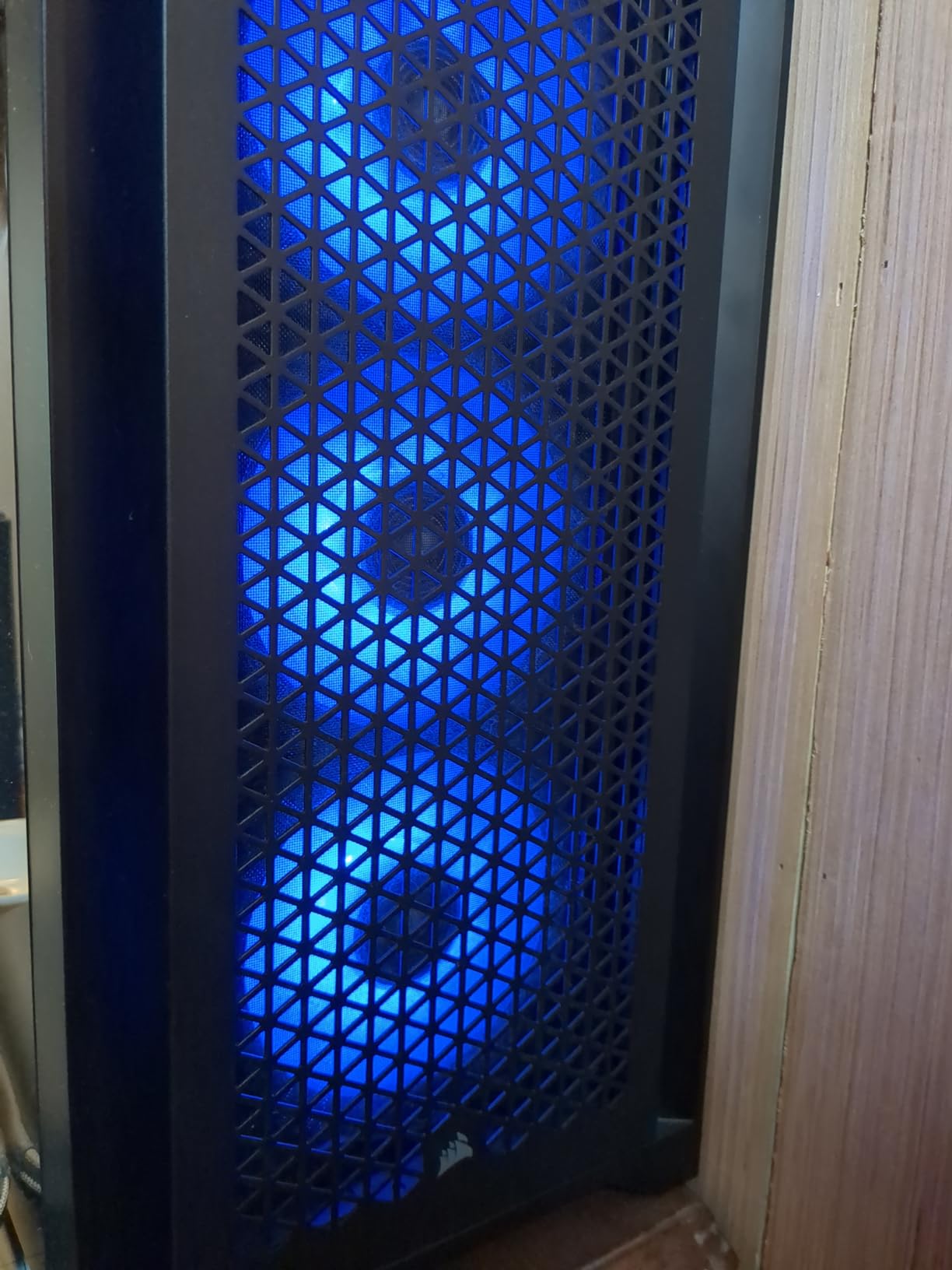 Corsair ML120 LED Elite, 120mm Magnetic Levitation White LED Fan with AirGuide, Single Pack customer photo 2