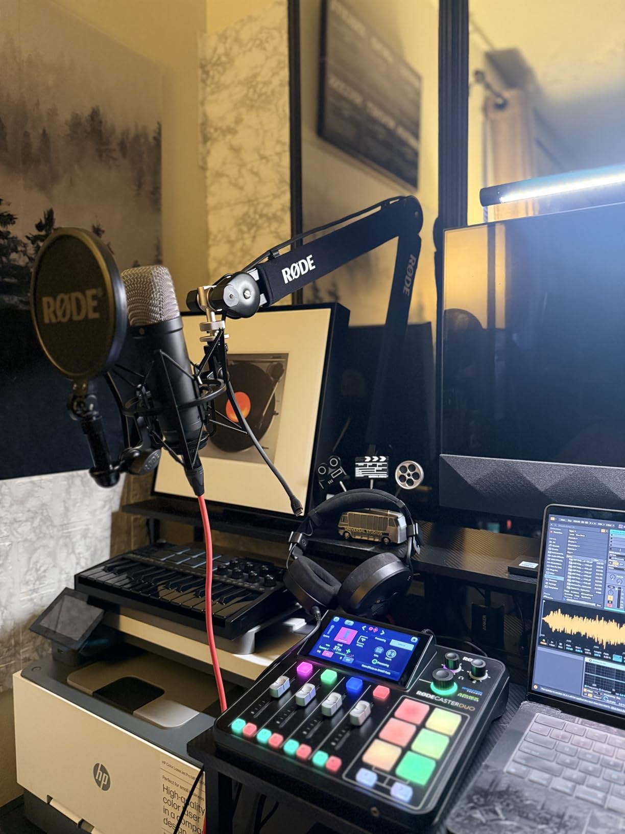 RODE PSA1+ Professional Studio Arm with Spring Damping and Cable Management, Black customer photo 1