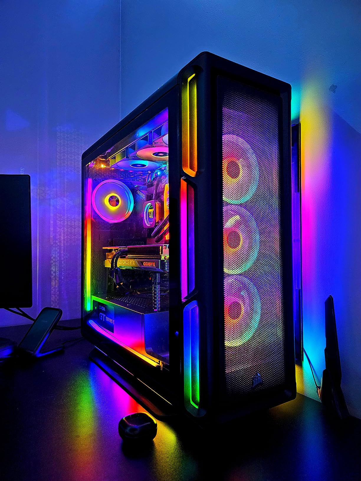 Corsair iCUE 5000T RGB Mid-Tower ATX PC Case - 208 Individually Addressable RGB LEDs - Fits Multiple 360mm Radiators - Easy Cable Management - 3 Included Corsair LL120 RGB Fans customer photo 1