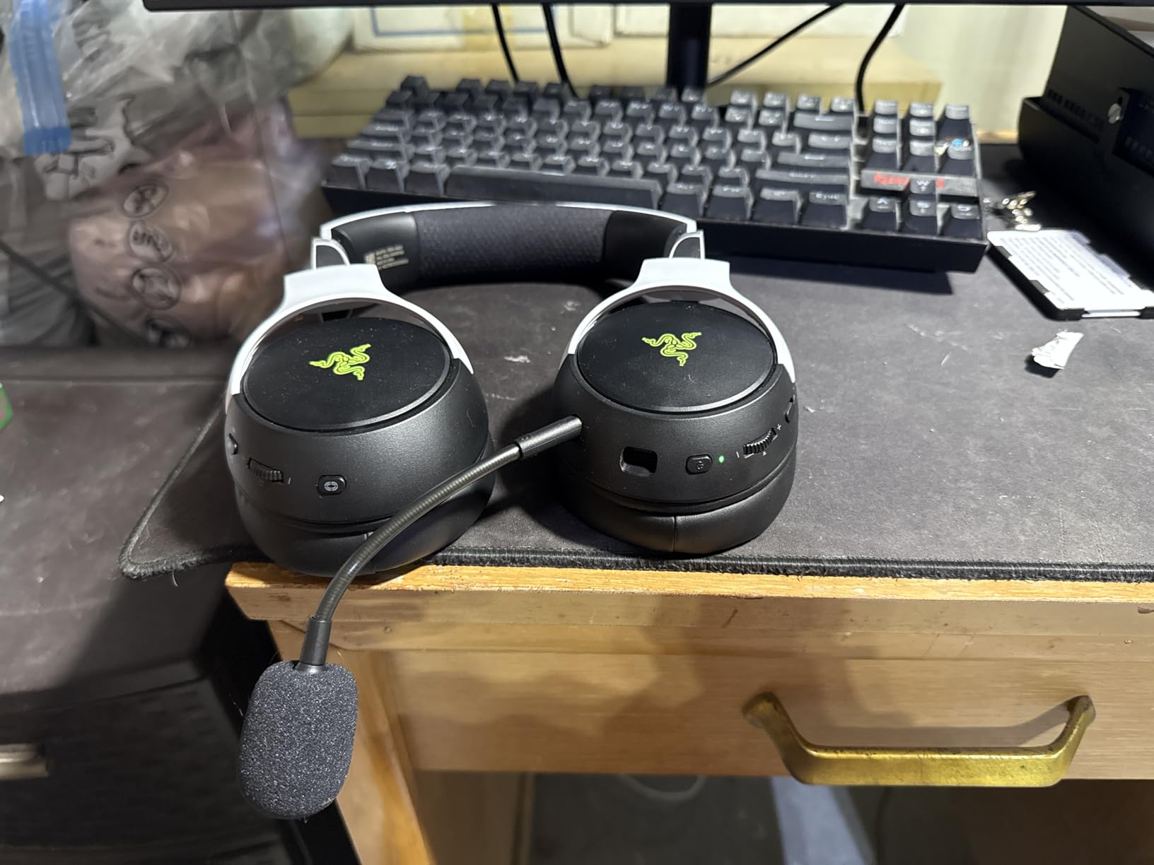 Razer Kaira Pro Dual Wireless Gaming Headset w/Haptics for PlayStation 5 / PS5, PC, Mobile, PS4: HyperSense - Triforce 50mm Drivers - Detachable Mic - 2.4GHz and Bluetooth w/SmartSwitch - RGB Chroma customer photo 2