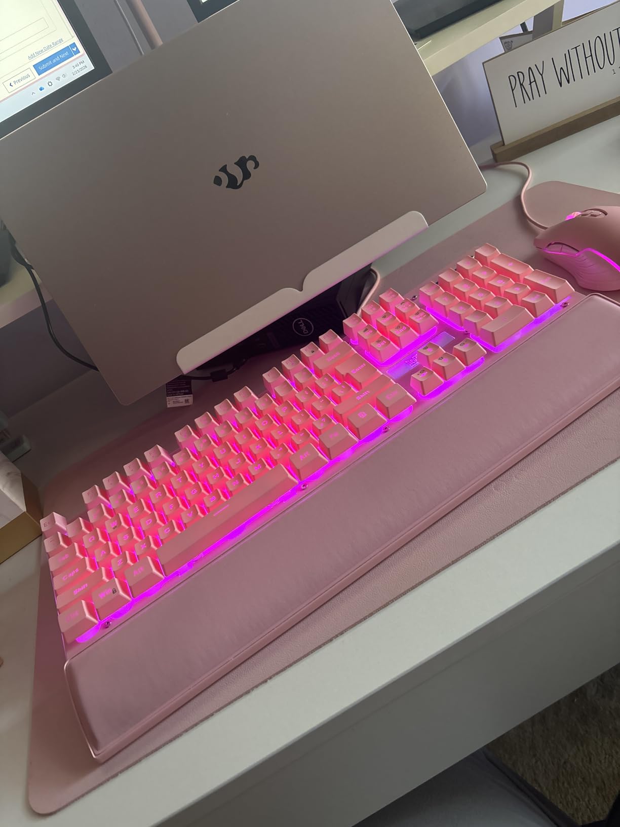 RedThunder K10 Wired Gaming Keyboard and Mouse and Wrist Rest Combo, RGB Backlit, Mechanical Feel Anti-ghosting Keyboard + 7D 7200 DPI Mice+Soft Leather Wrist Rest 3 in 1 PC Gamer Accessories customer photo 1