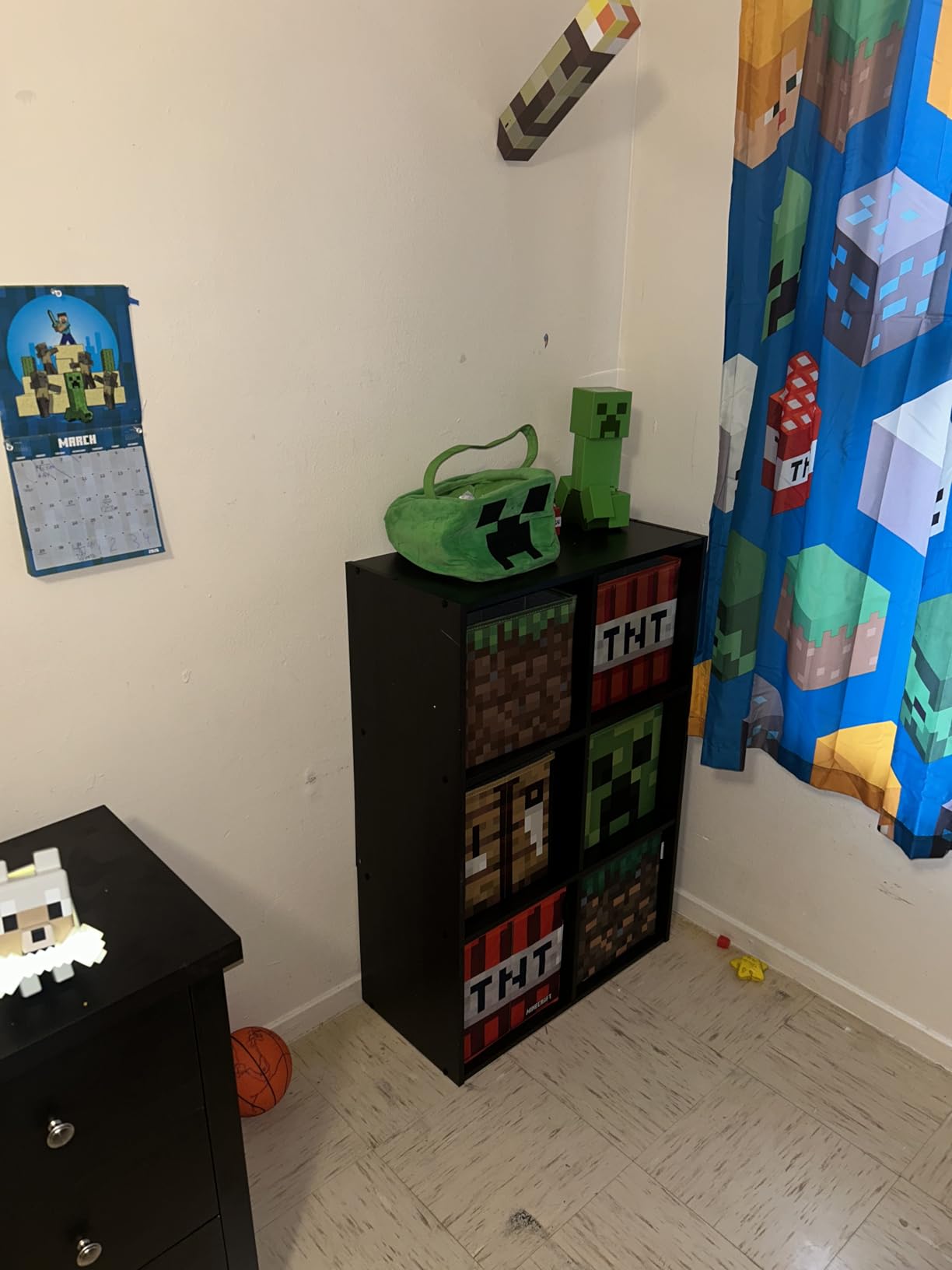Minecraft 10-Inch Storage Set of 4 Bins | Includes Creeper, TNT, Grass, Crafting Table | Fabric Basket Container, Cubby Closet Organizer, Home Decor for Playroom | Video Game Gifts And Collectibles customer photo 1
