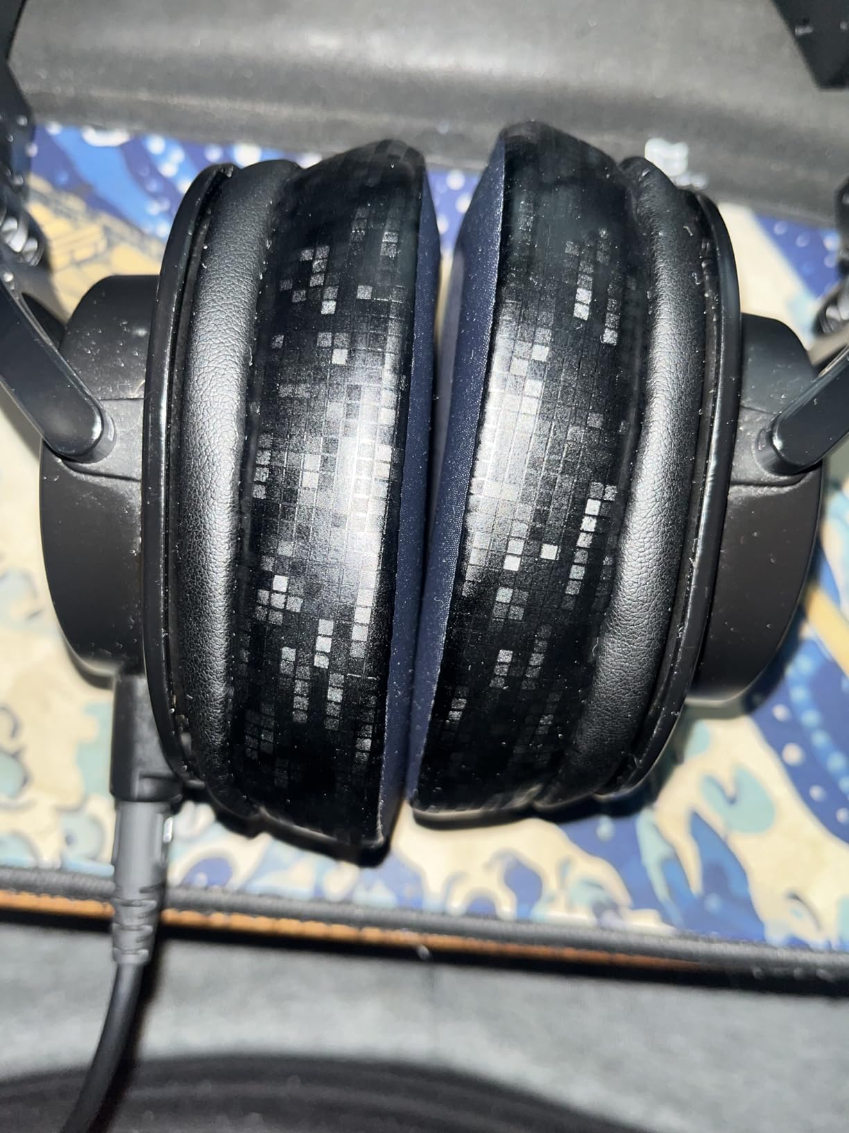 SOULWIT Cooling Gel Earpads Cushions for Audio-Technica ATH M50X/M40X, HyperX Cloud/Alpha, SteelSeries Arctis, Ear Pads for Sony MDR-1ABT/1RBT/1RNC/7506, Turtle Beach Stealth 420X/600 - Black customer photo 1