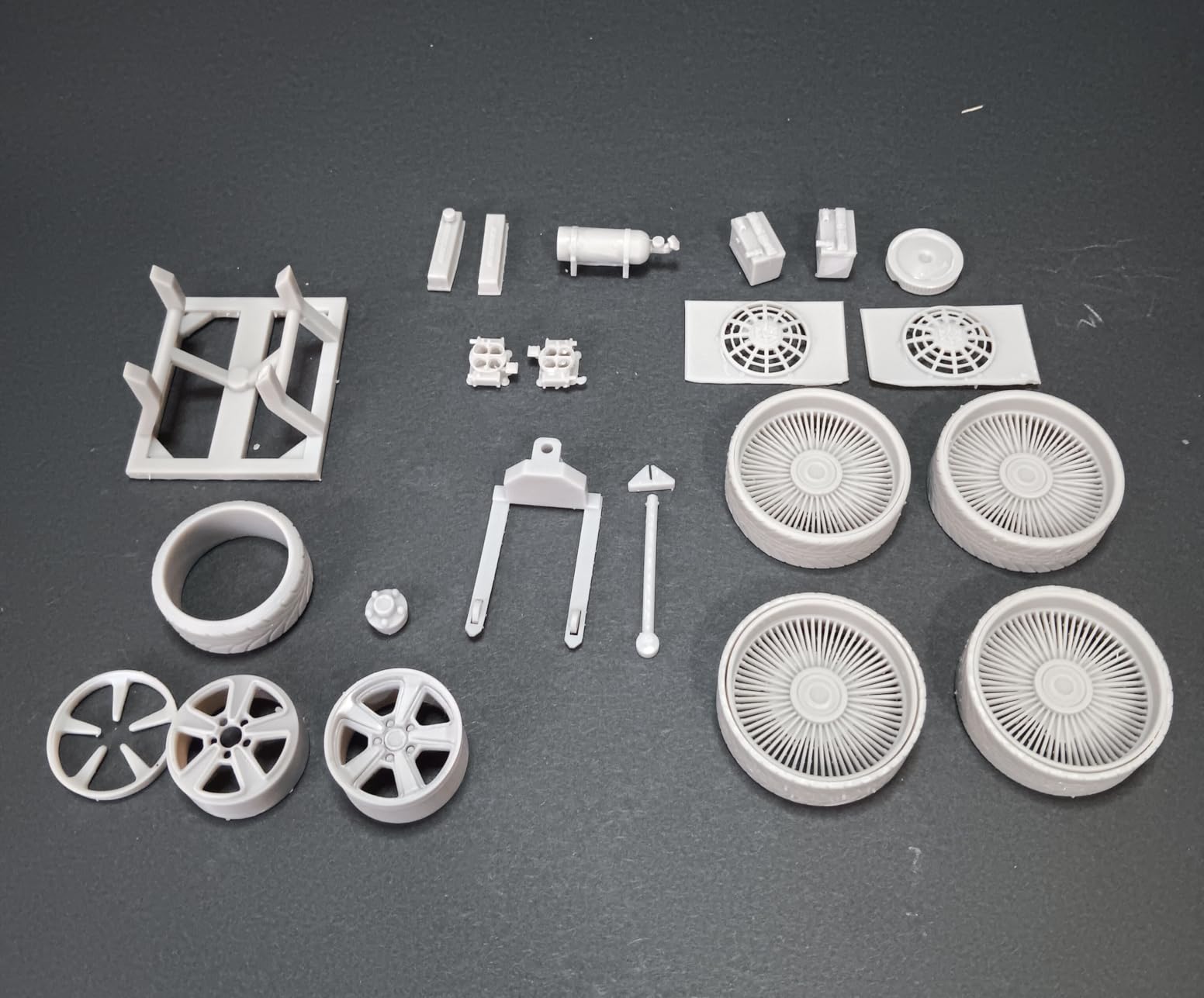 3D Printer Resin, 1kg Fast Curing Standard 3D Resin for LCD DLP SLA Resin 3D Printers, 395-405nm UV Light Curing 3D Printing Liquid Photopolymer Resin, Low Shrinkage, High Precision, 1000g, Grey customer photo 2