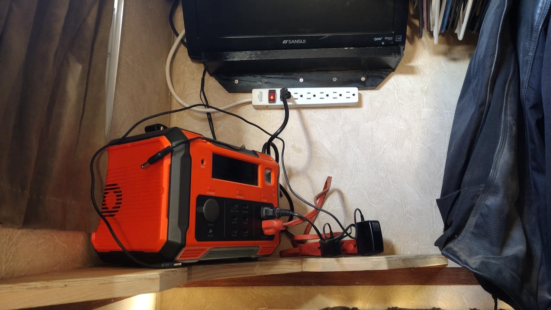 ECO-WORTHY 200 Watts 12 Volt/24 Volt Solar Panel Kit with High Efficiency Monocrystalline Solar Panel and 30A PWM Charge Controller customer photo 2
