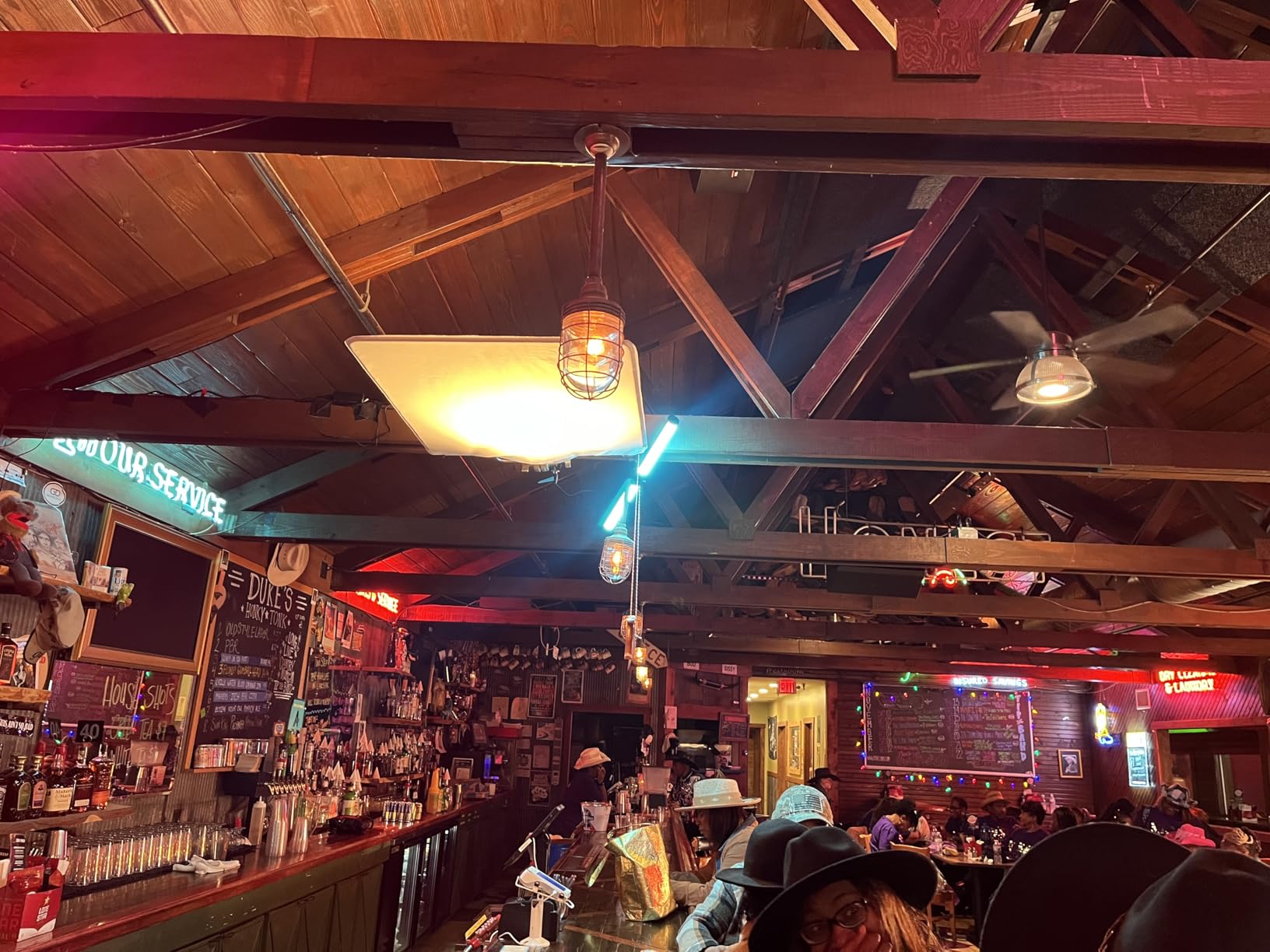Amaran T2C RGBWW LED Tube Light 2500K to 7500K,Support APP and DMX Control (T2C 20W 23.6inch/60CM) customer photo 1