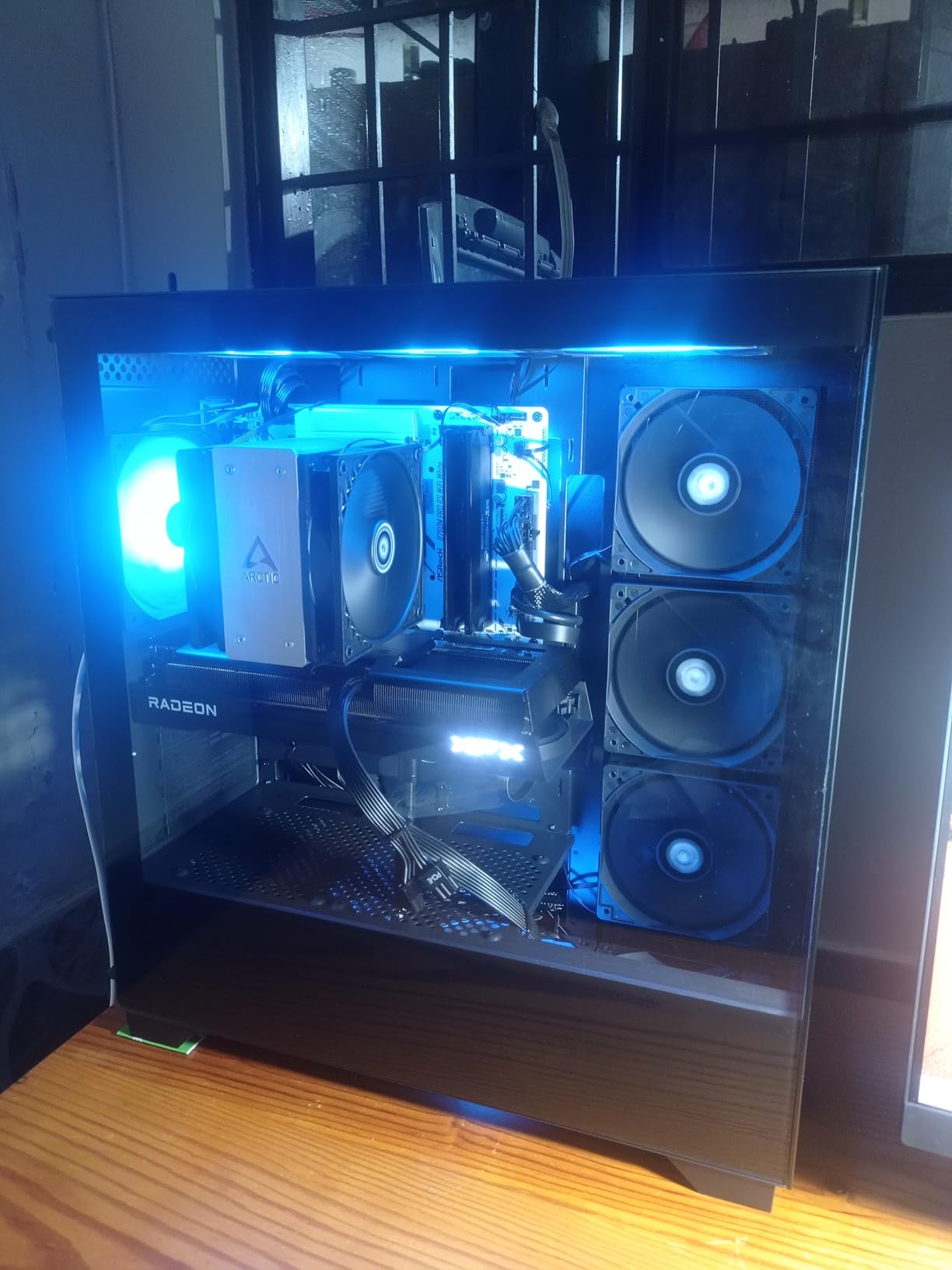 ARCTIC Freezer 36 (Black) - Single-Tower CPU Cooler with Push-Pull, Two Pressure-optimised 120 mm P Fans, Fluid Dynamic Bearing, 200-1800 RPM, 4 Heatpipes, incl. MX-6 Thermal Compound customer photo 1