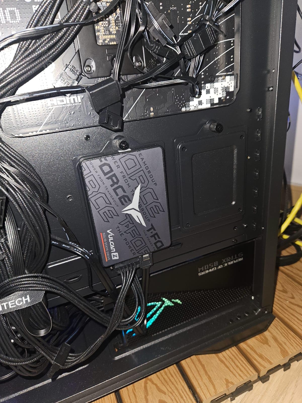 TEAMGROUP T-FORCE VULCAN Z 1TB SLC Cache 3D NAND TLC 2.5 Inch SATA III Internal Solid State Drive customer photo 2