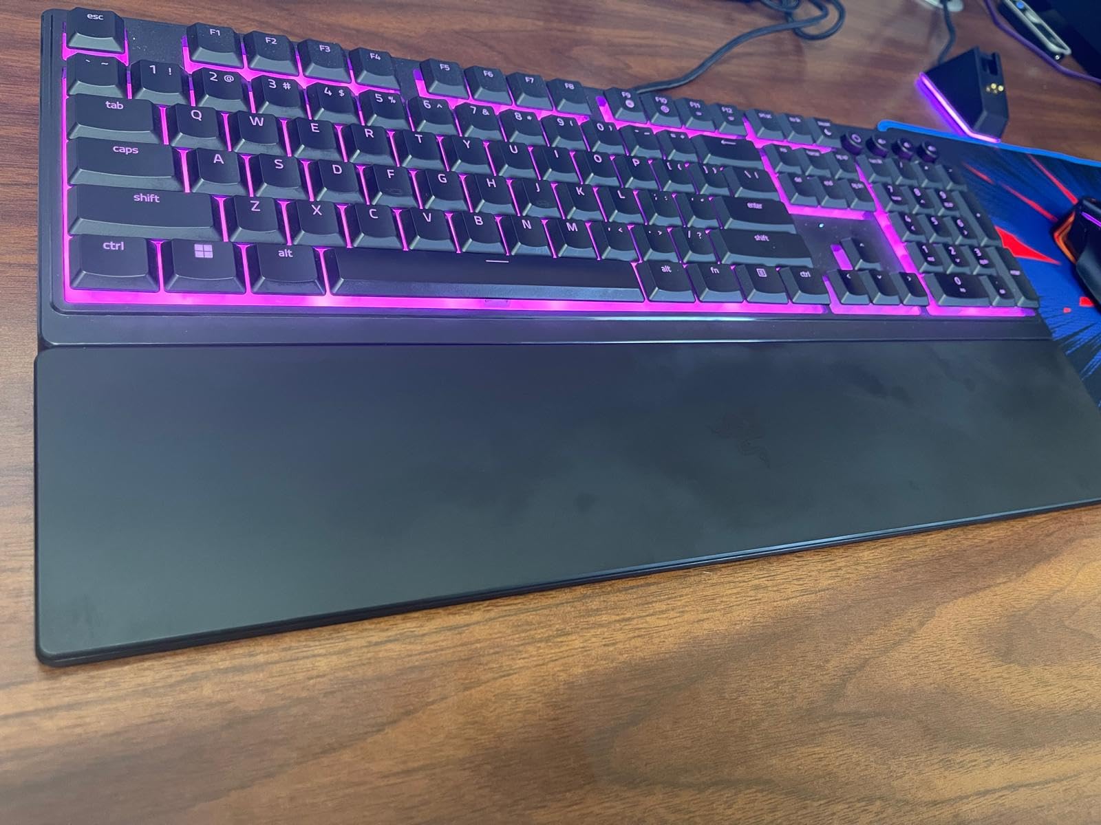 Razer Ornata V3 Gaming Keyboard - Low Profile Keys - Mecha Membrane Switches - UV Coated Keycaps - Backlit Media Keys - 10 Zone RGB Lighting - Spill Resistant - Magnetic Wrist Wrest customer photo 2
