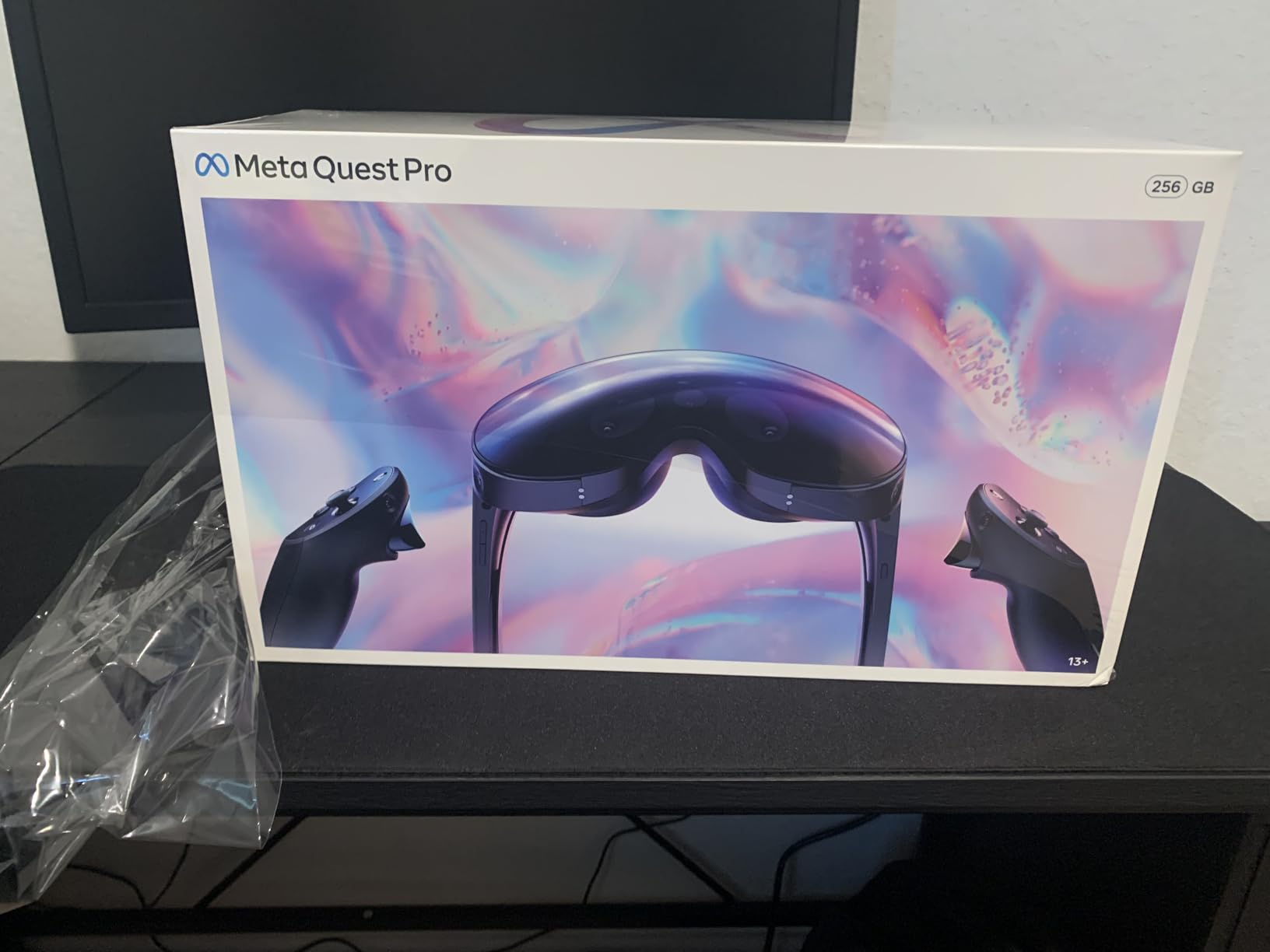 Meta Quest Pro | VR Headset with Dedicated Eye Tracking - Mixed Reality - Advanced All-In-One Virtual Reality customer photo 1