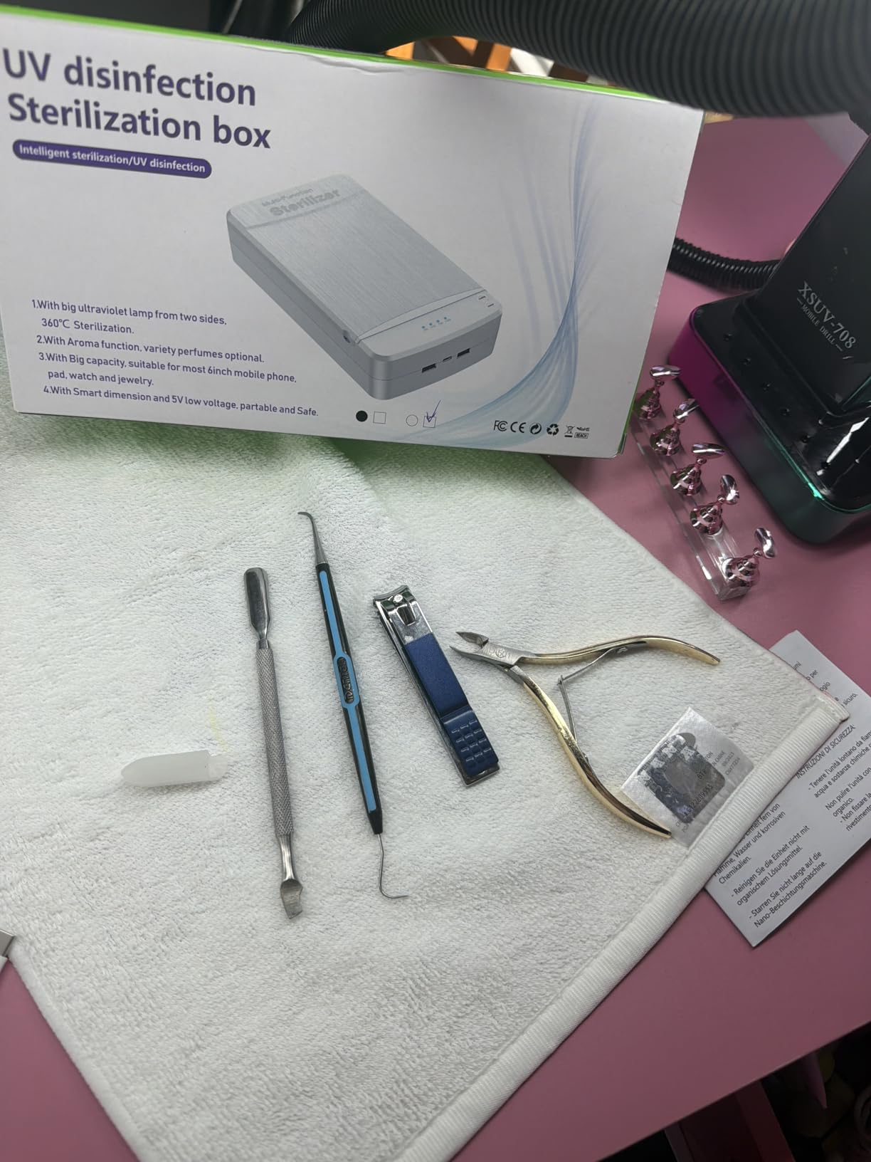 Nail Tool Sterilizer with Blue Light,LXIANGN Portable USB Sterilizating Box for Manicure Salon,Tweezers,Tattoo,Scissors,Jewelry,Phone, Watch,Keys customer photo 1