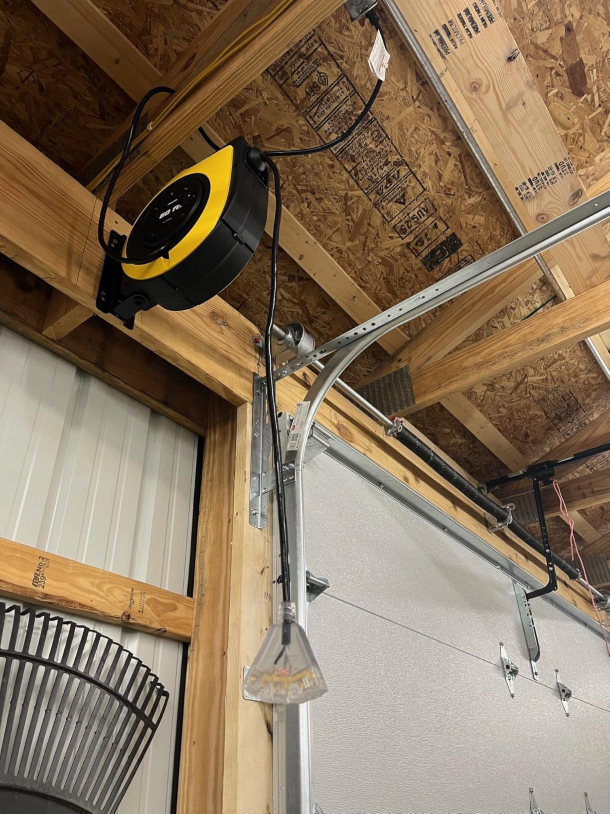 DEWENWILS Retractable Cord Reel, 60 FT Heavy Duty Extension Cord, 12AWG/3C SJTOW, 3 Grounded Outlets Lighted Triple Tap, 15A Circuit Breaker, Wall/Ceiling Mounted for Garage and Workshop, UL Listed customer photo 1