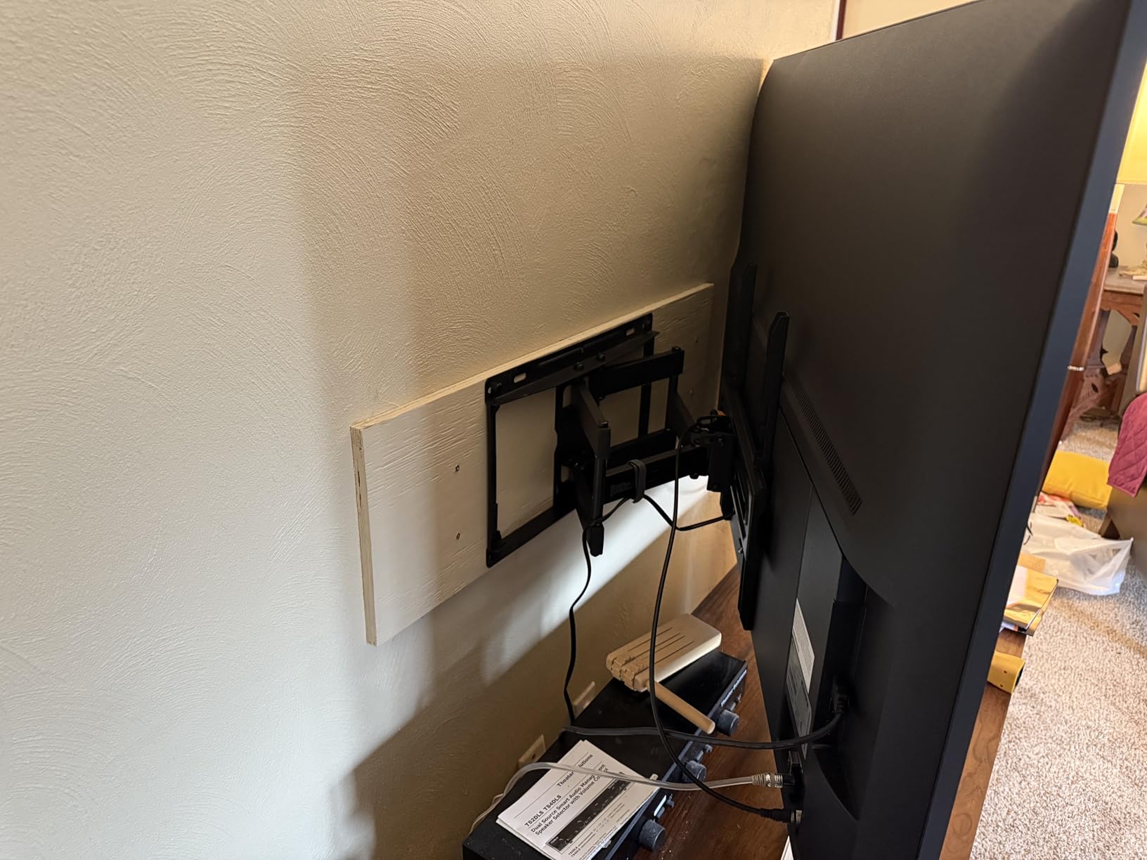 Perlegear UL Listed Full Motion TV Wall Mount for 42-90 inch TVs up to 132 lbs, TV Mount with Dual Articulating Arms, Tool-Free Tilt, Swivel, Extension, Leveling, Max VESA 600x400mm, 16 Inch Studs, PGLF8 customer photo 2